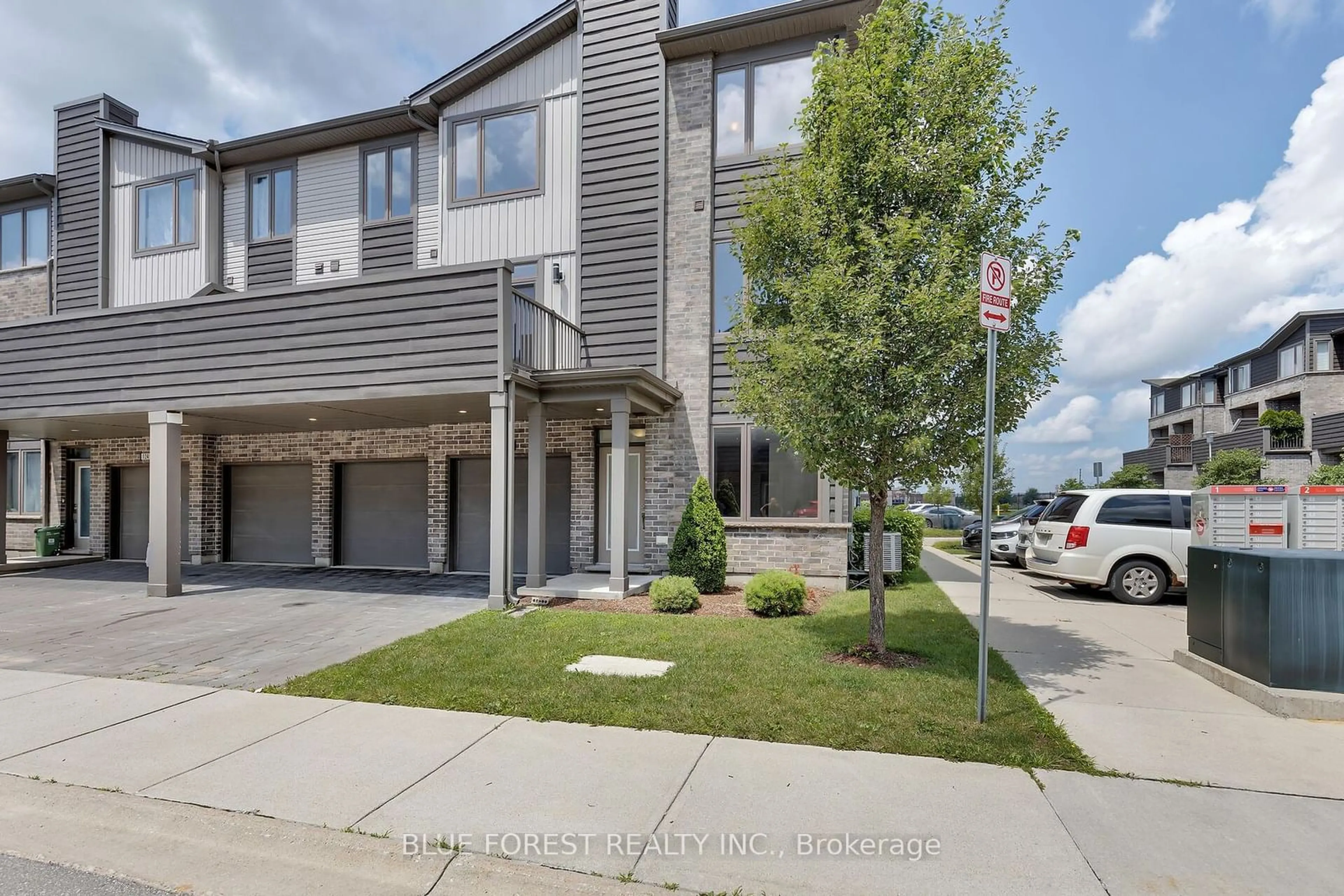 A pic from exterior of the house or condo for 1960 Dalmagarry Rd #126, London Ontario N6G 0T8