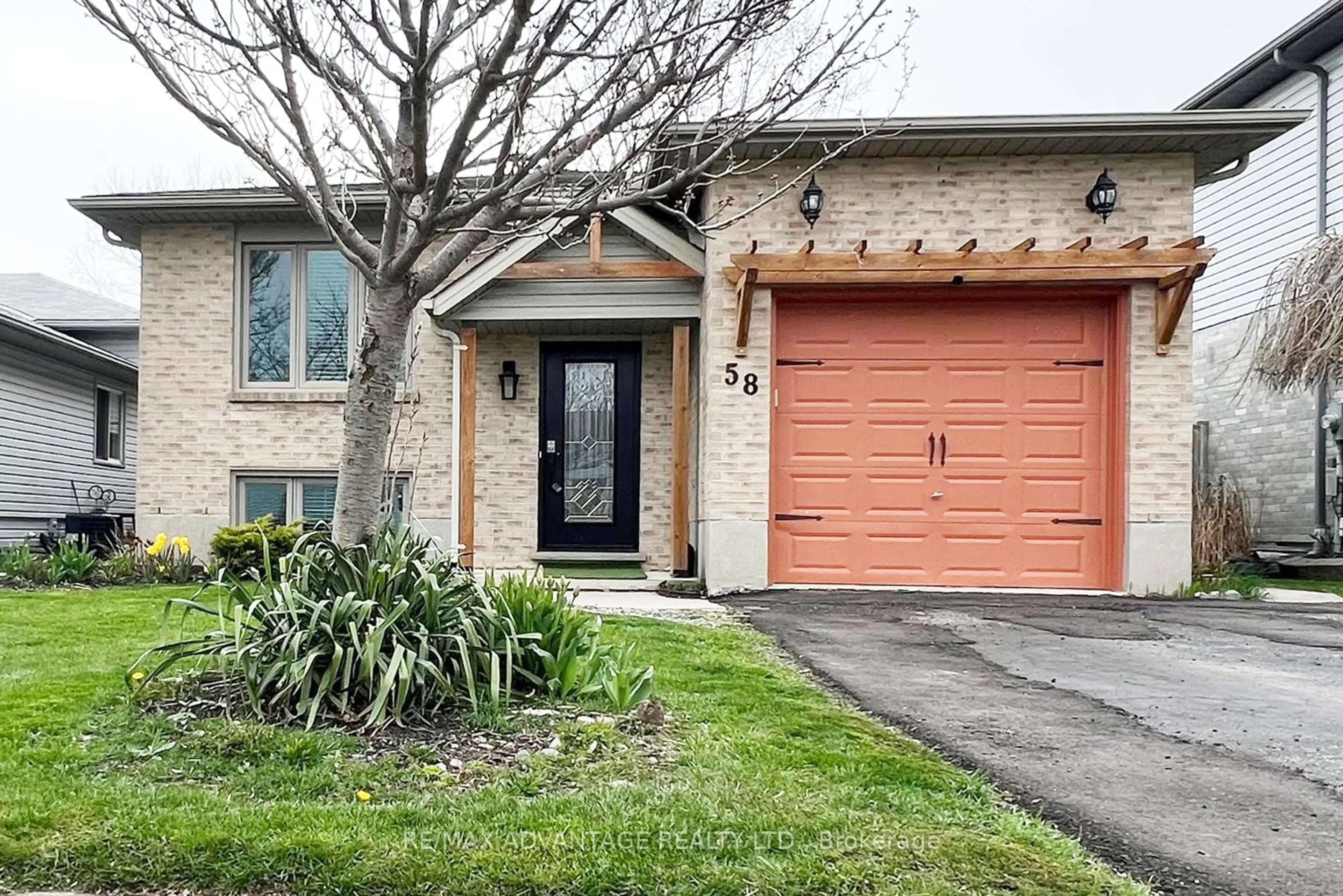 Home with brick exterior material for 58 Sunrise Cres, London Ontario N5V 4V5