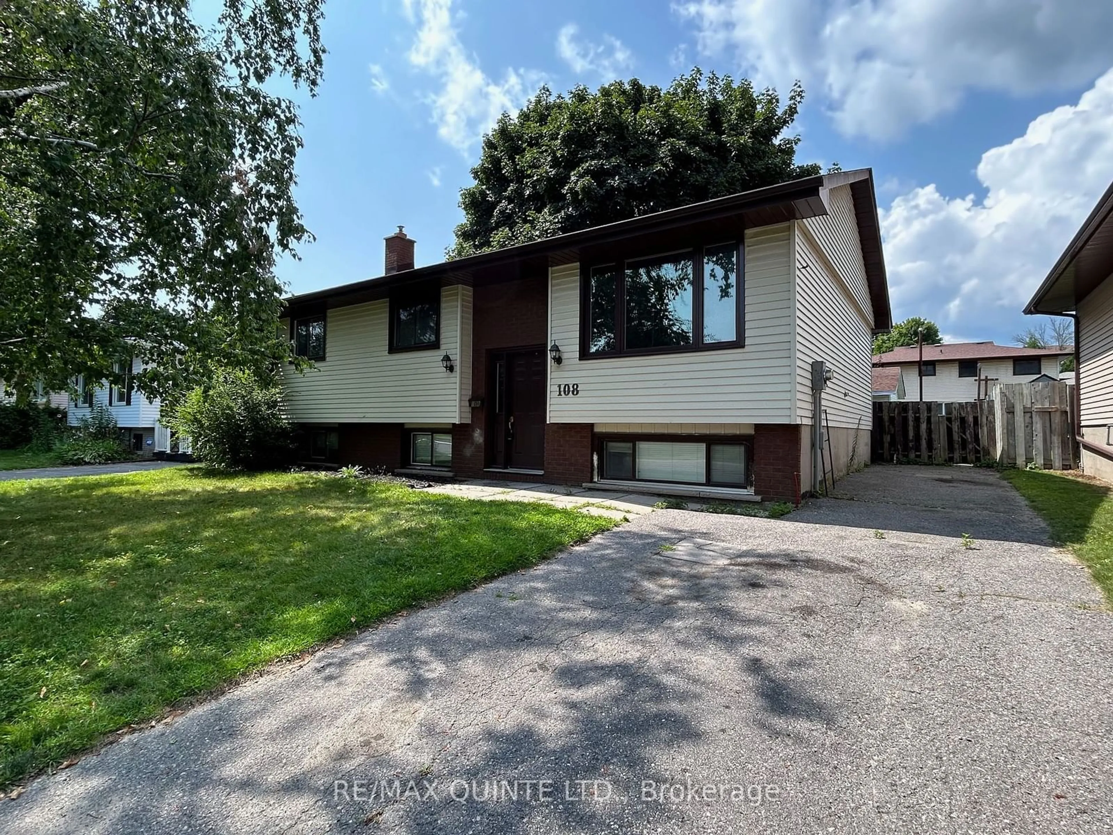 Frontside or backside of a home for 108 Nicholas St, Quinte West Ontario K8V 6B2