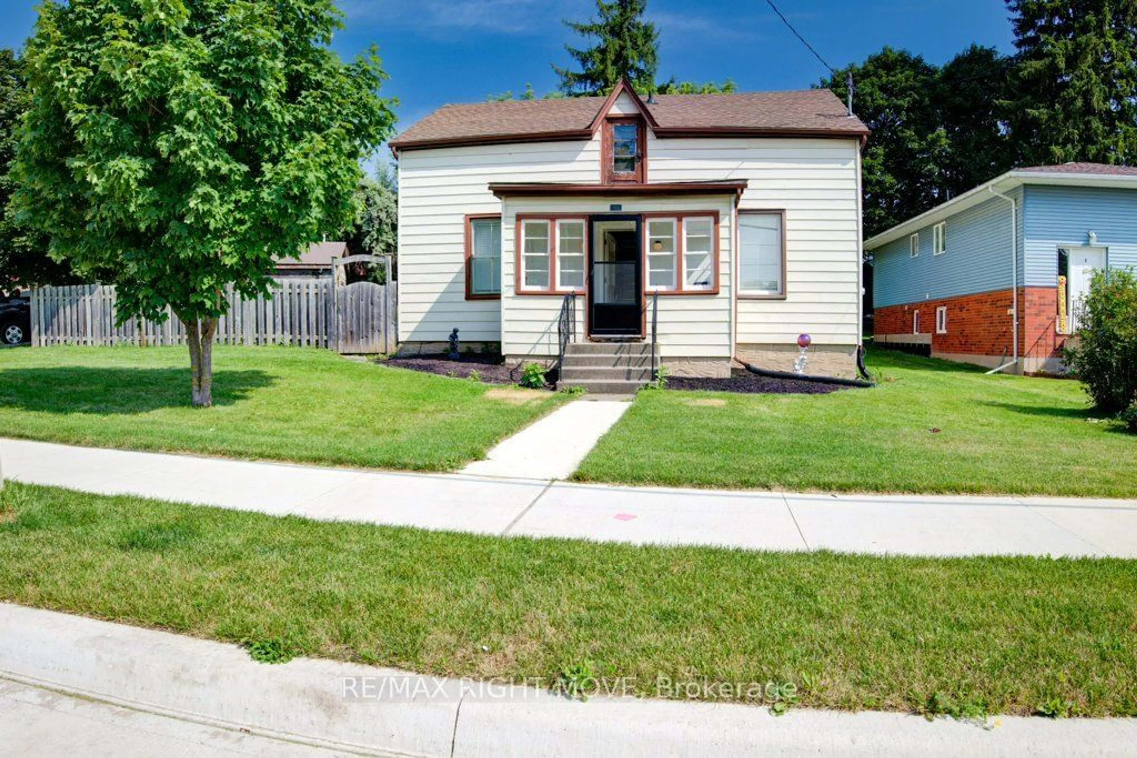 Frontside or backside of a home for 98 Snyder's Rd, Wilmot Ontario N3A 2V6