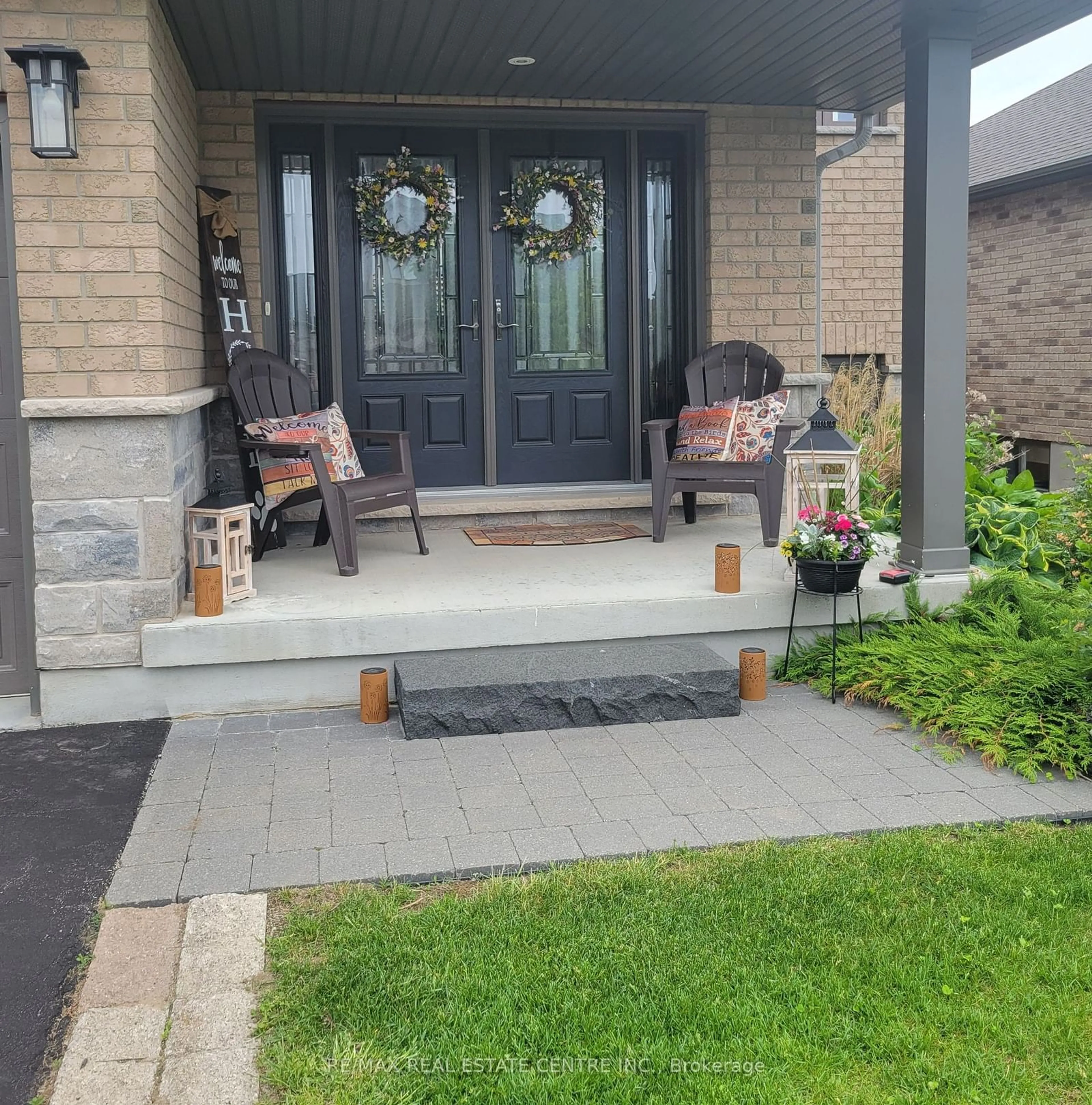 Indoor entryway for 85 Reynolds Rd, Centre Wellington Ontario N0B 1S0