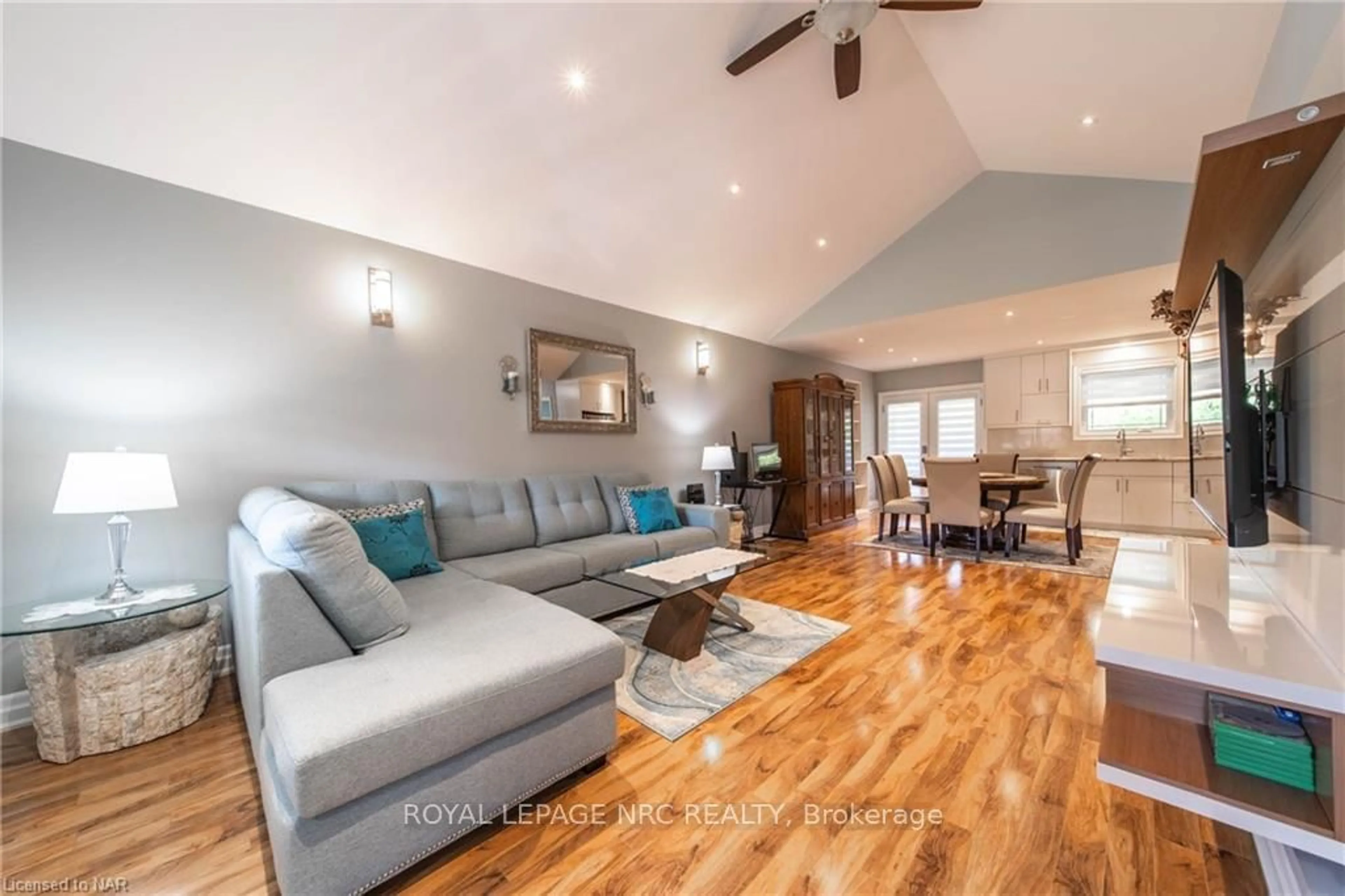 Living room for 2876 3 Highway, Port Colborne Ontario L3K 5V3