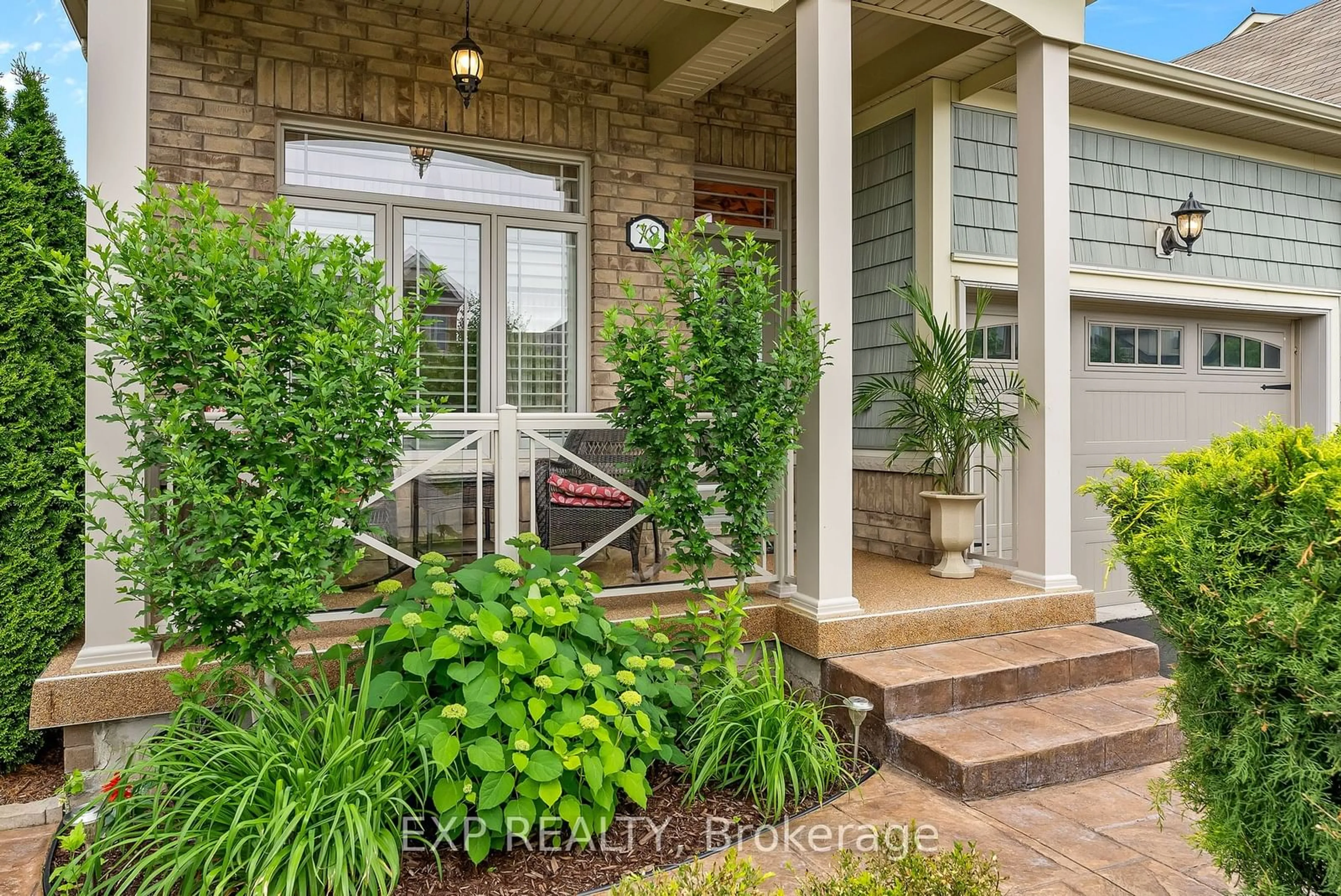 Indoor entryway for 78 Angela Cres, Niagara-on-the-Lake Ontario L0S 1J1