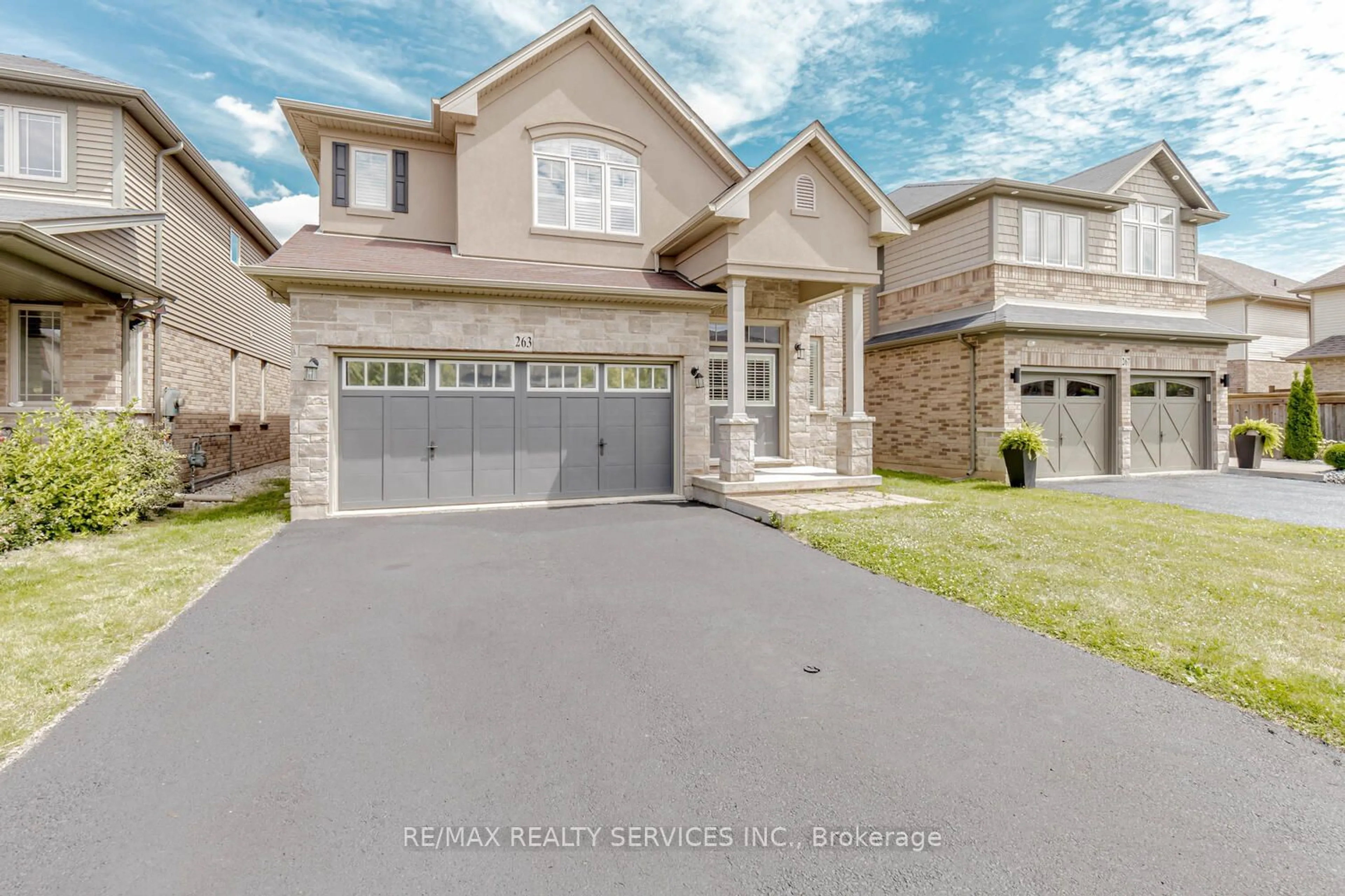 Frontside or backside of a home for 263 Westbank Tr, Hamilton Ontario L8J 0G7