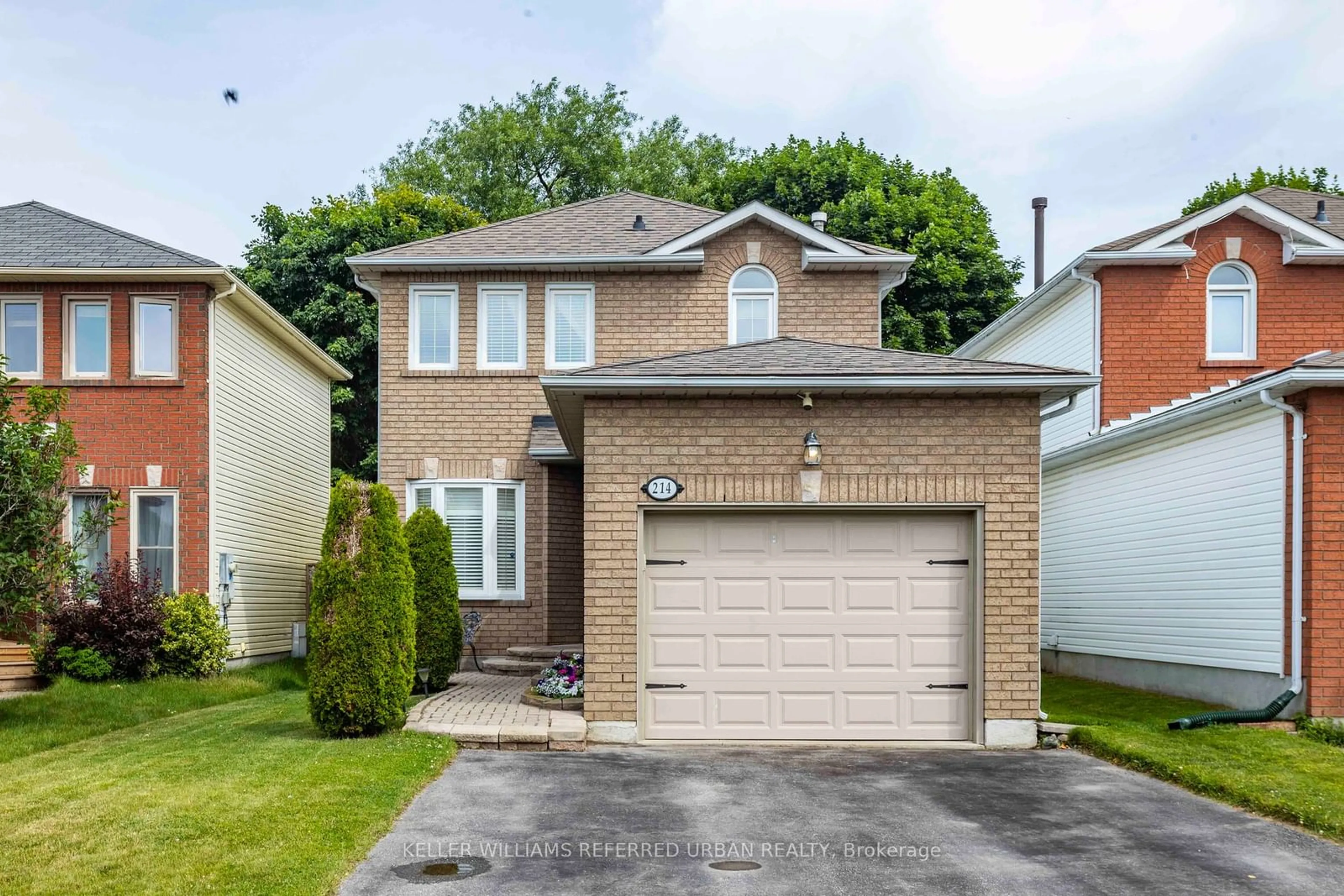 Frontside or backside of a home for 214 Sutherland Cres, Cobourg Ontario K9A 5L3
