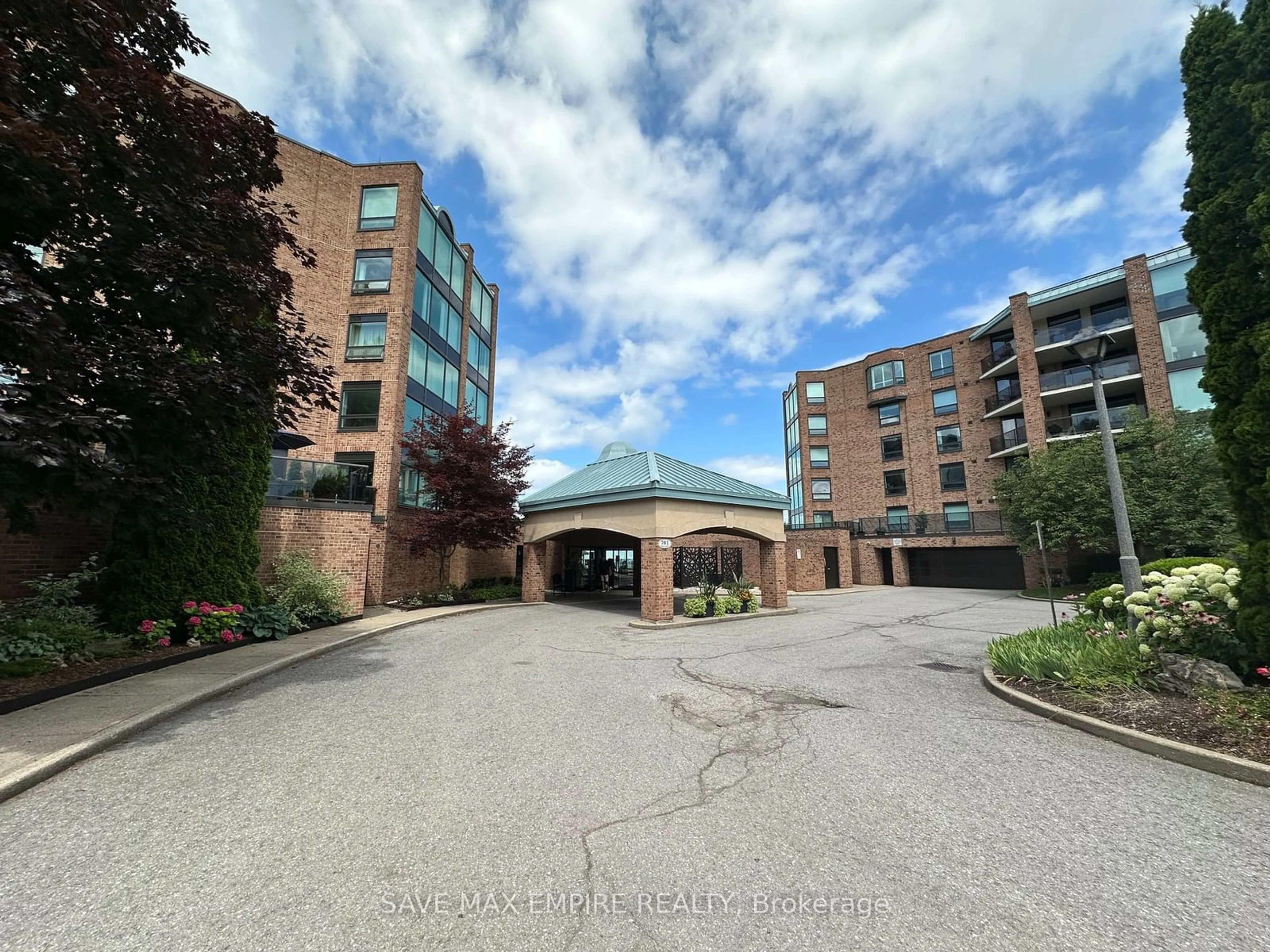 A pic from exterior of the house or condo for 701 Geneva St #2402, St. Catharines Ontario L2N 7H9