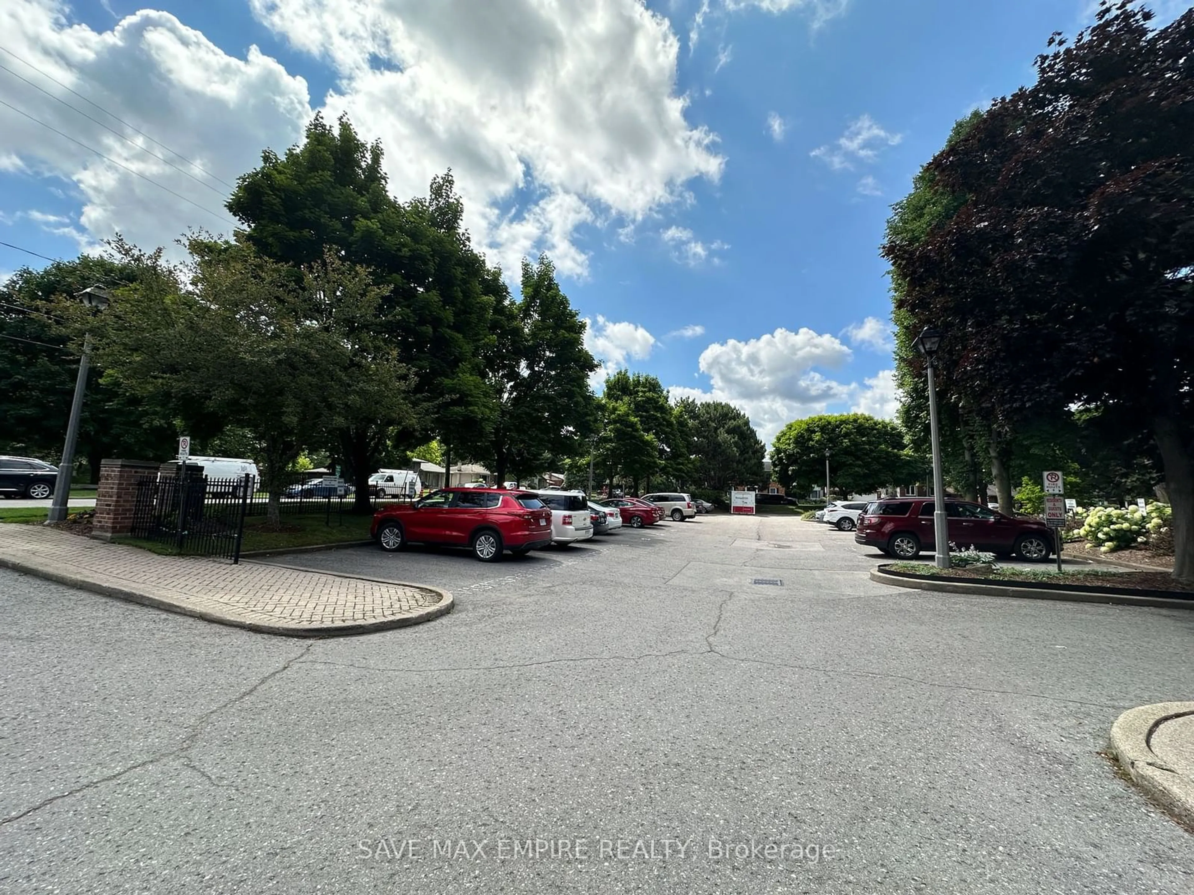 Street view for 701 Geneva St #2402, St. Catharines Ontario L2N 7H9