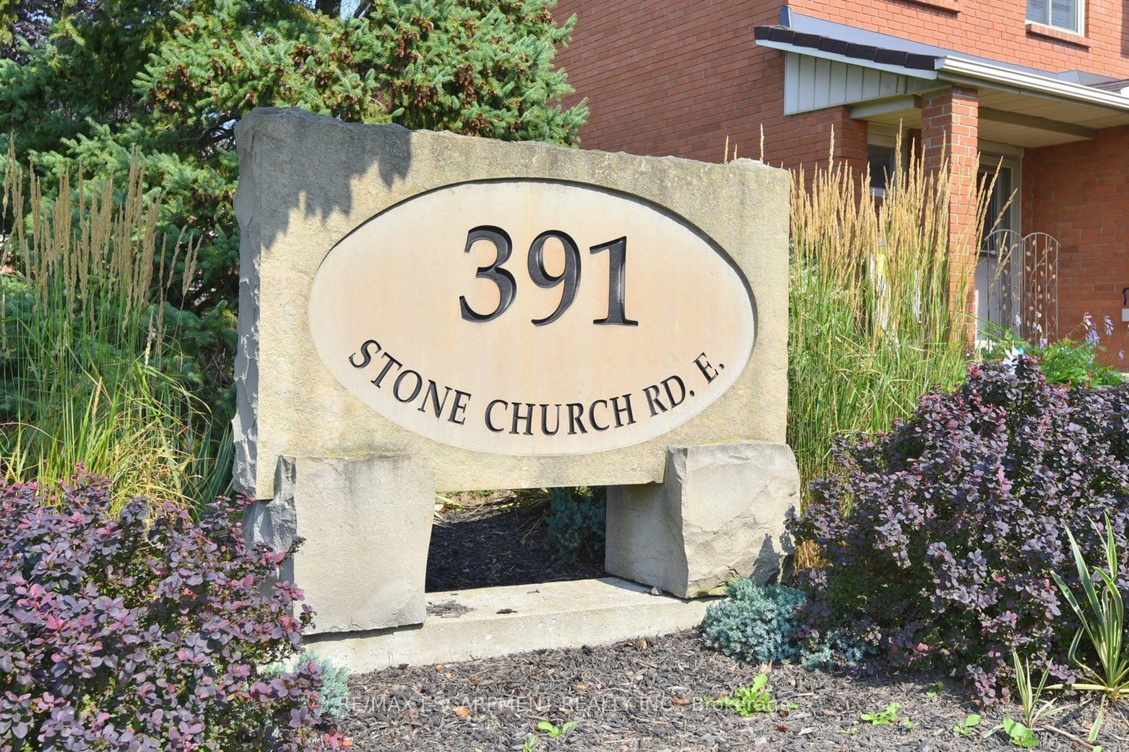 Outside view for 391 Stone Church Rd #18, Hamilton Ontario L9B 2H2