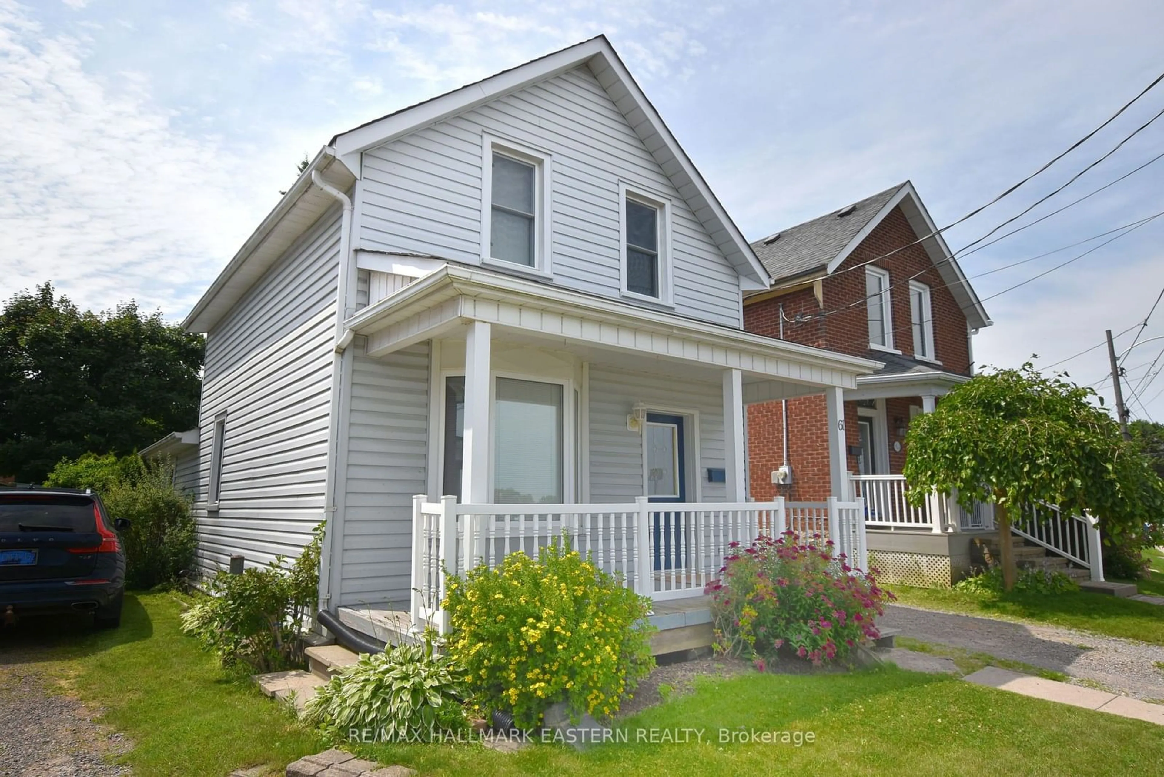 Frontside or backside of a home for 61 Crescent St, Peterborough Ontario K9J 2G2