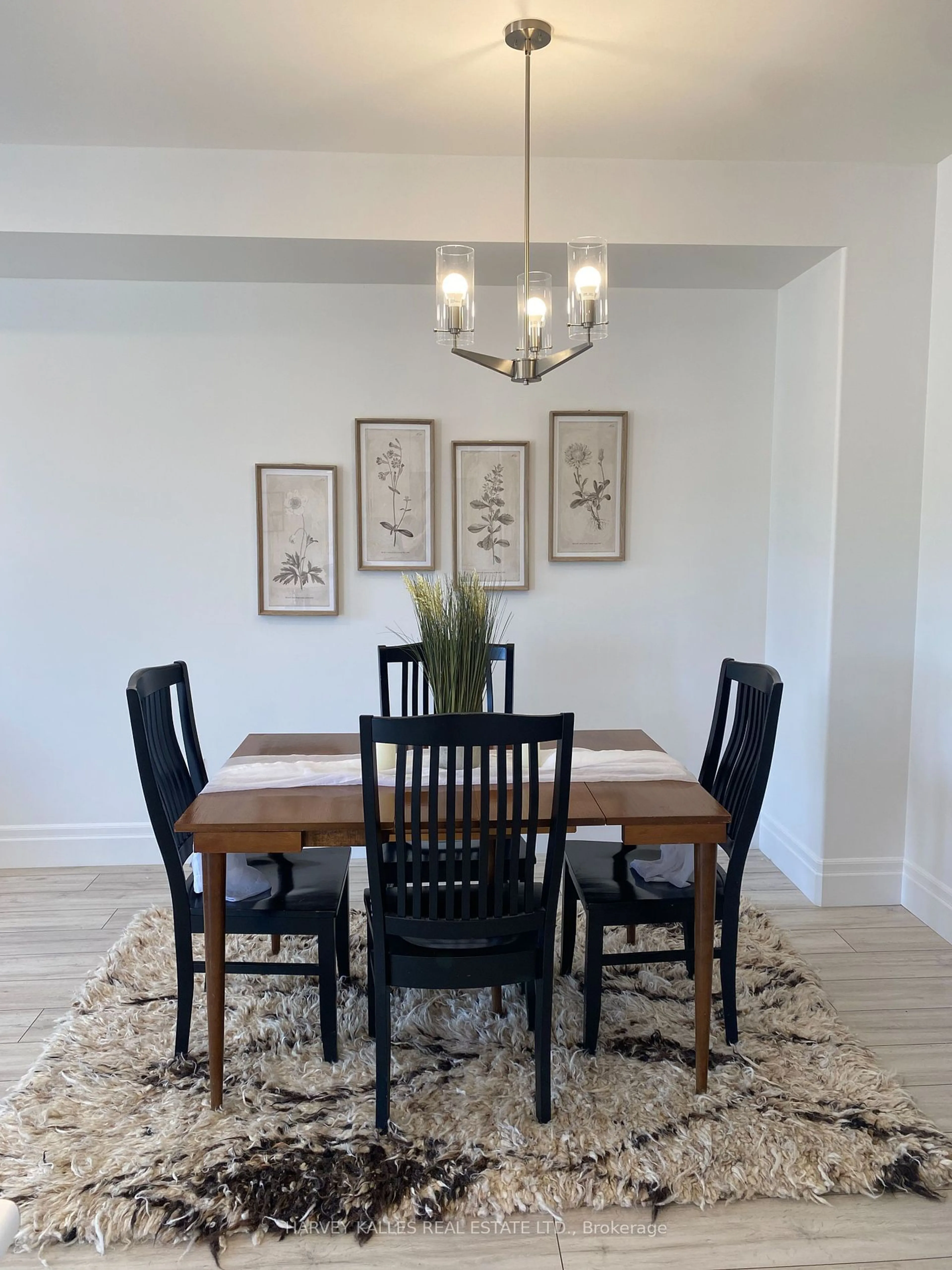 Dining room for 66 Evans St, Prince Edward County Ontario K0K 2T0