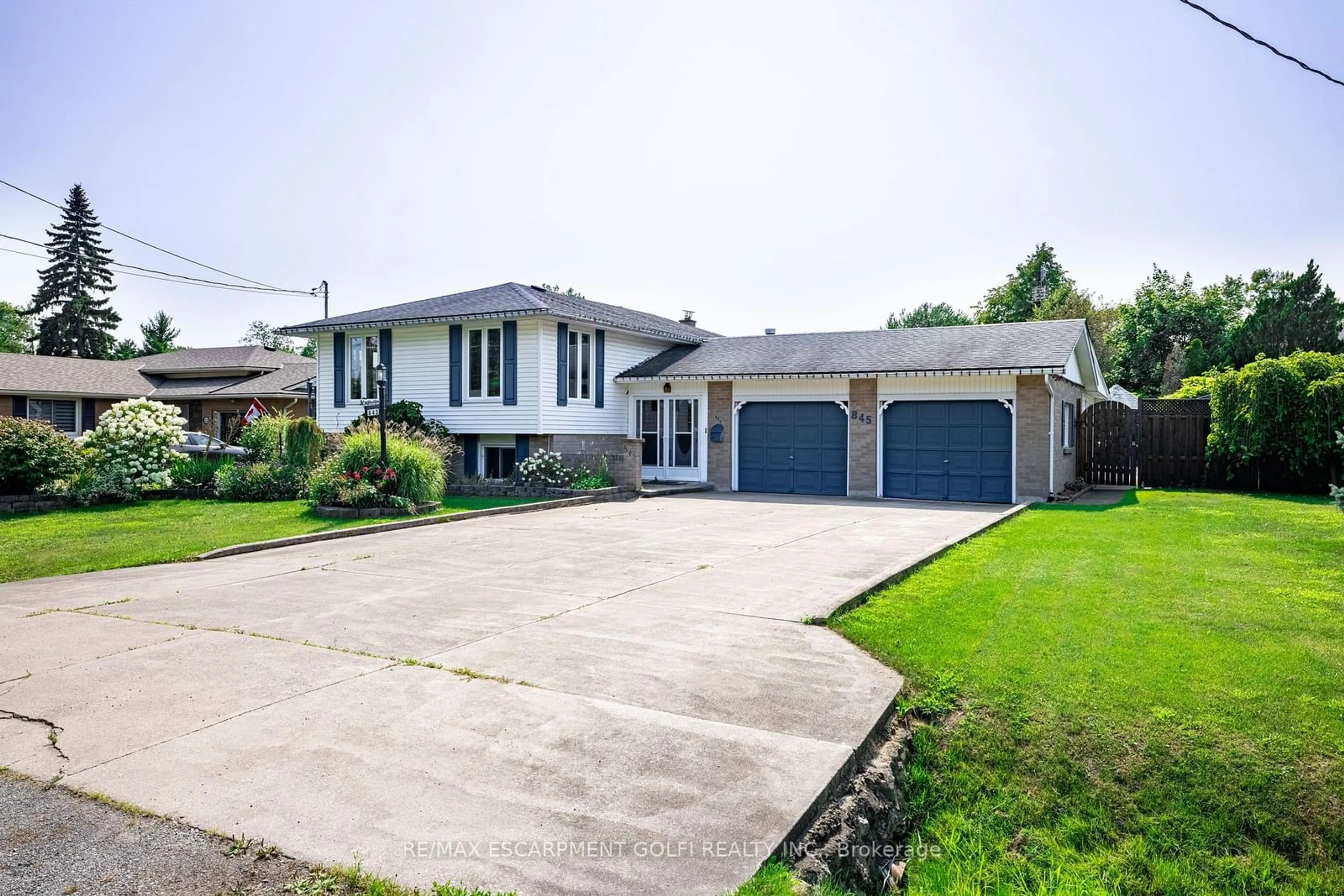 Frontside or backside of a home for 845 Grandview Rd, Fort Erie Ontario L2A 4V6
