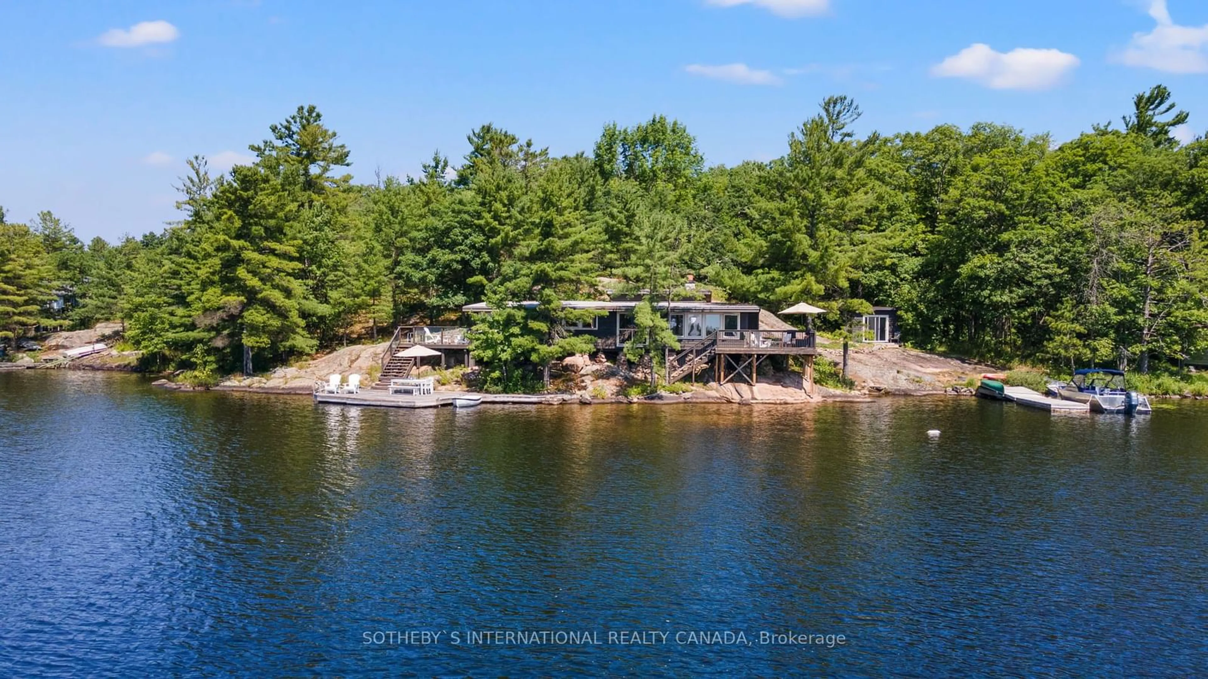 Cottage for 102 Is 100 Go Home Lake, Georgian Bay Ontario P0C 1H0