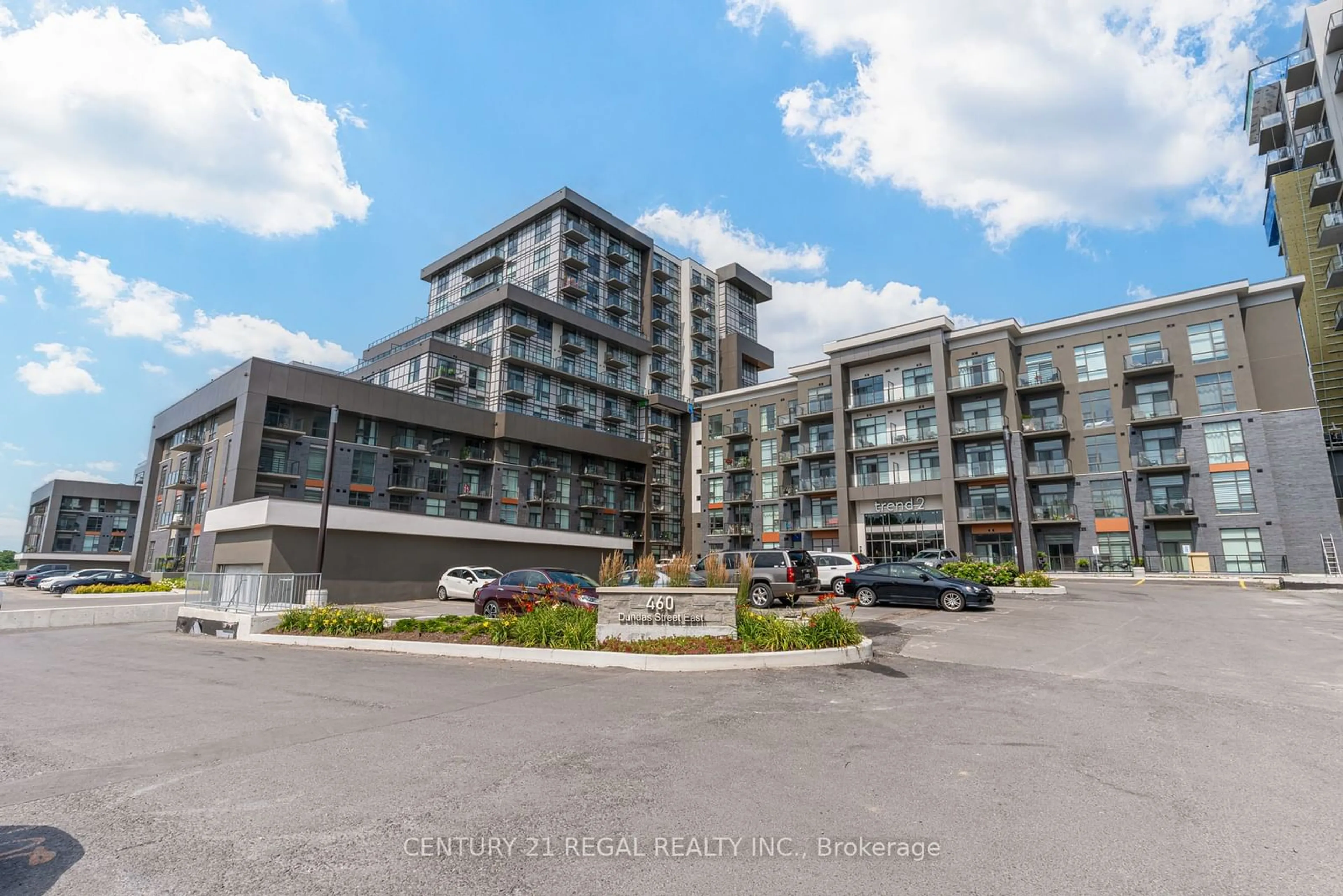 A pic from exterior of the house or condo for 460 Dundas St, Hamilton Ontario L8B 2A5