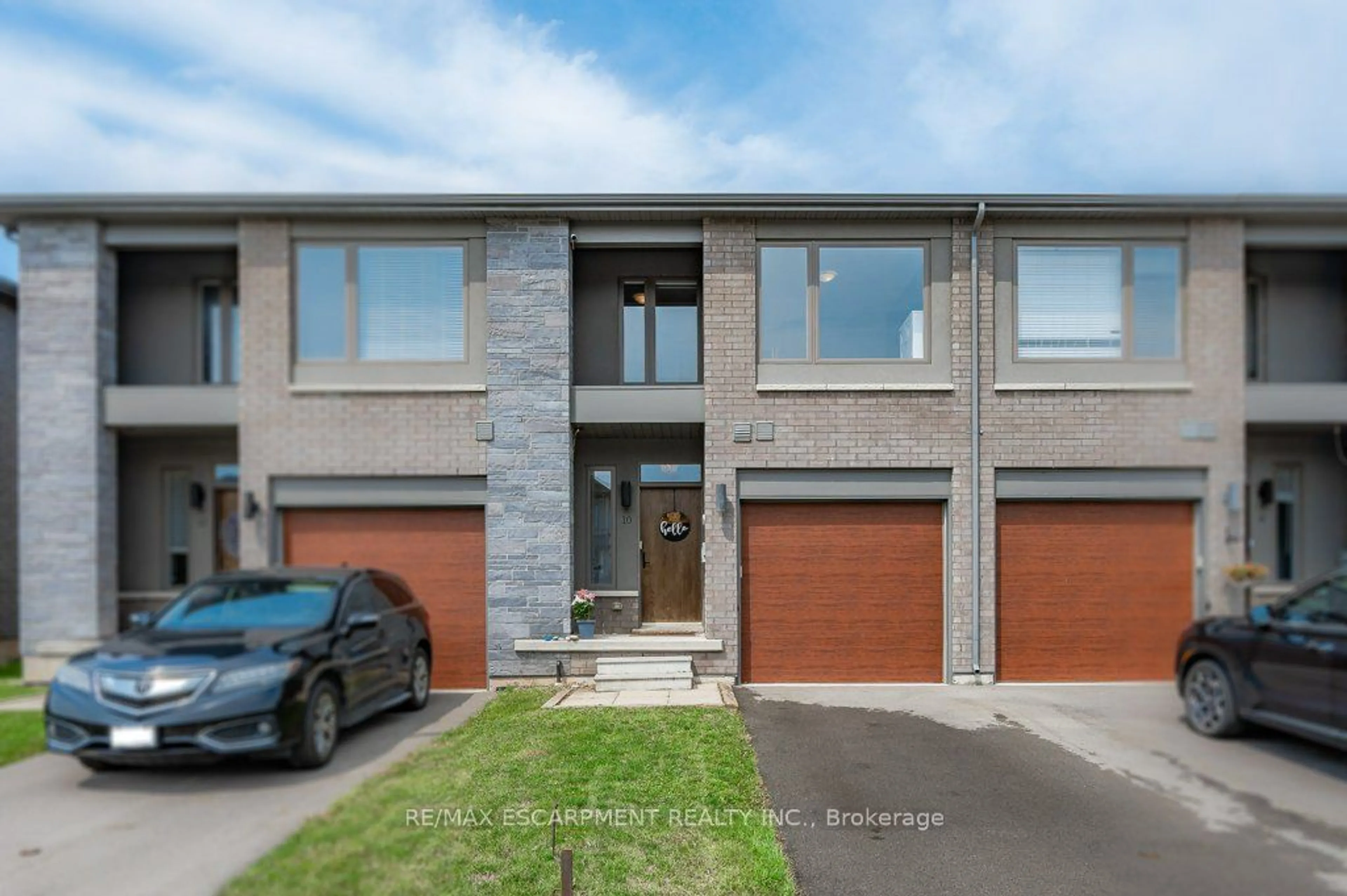 A pic from exterior of the house or condo for 10 Bedrock Dr, Hamilton Ontario L8J 0K6