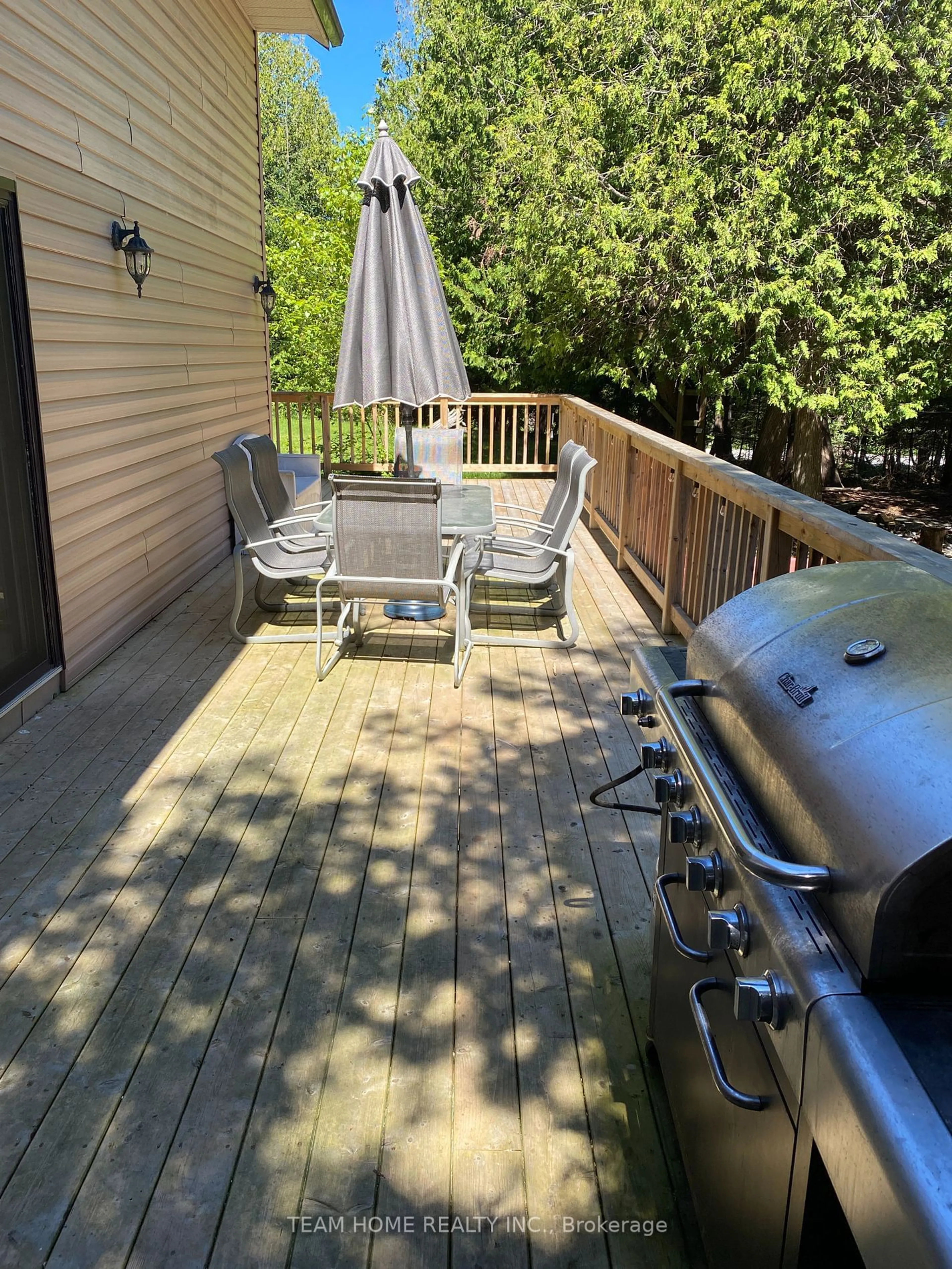 Patio for 119 Dorcas Bay Rd, Northern Bruce Peninsula Ontario N0H 2R0