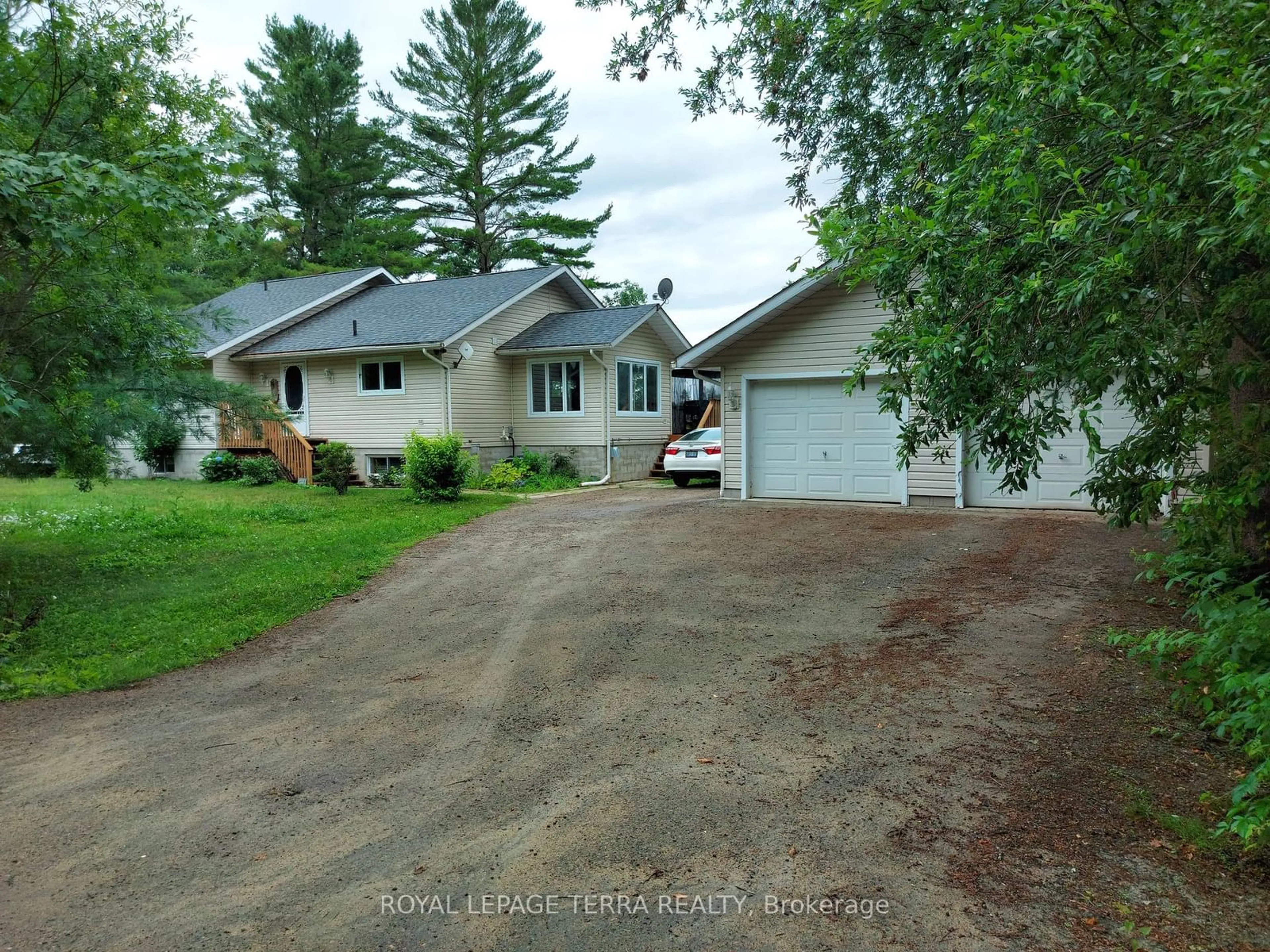 Frontside or backside of a home for 1017 Eves Rd, Dysart et al Ontario K0M 1S0