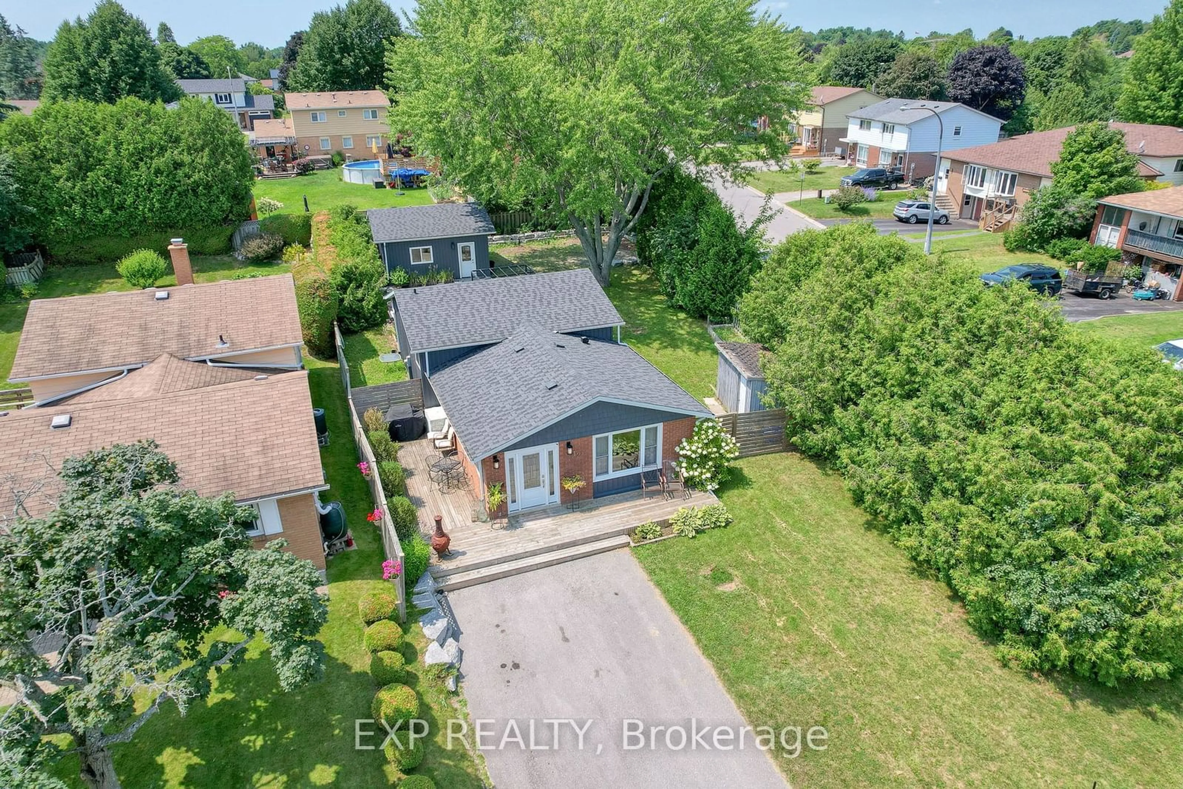 Frontside or backside of a home for 12 Calgary Rd, Port Hope Ontario L1A 3T8