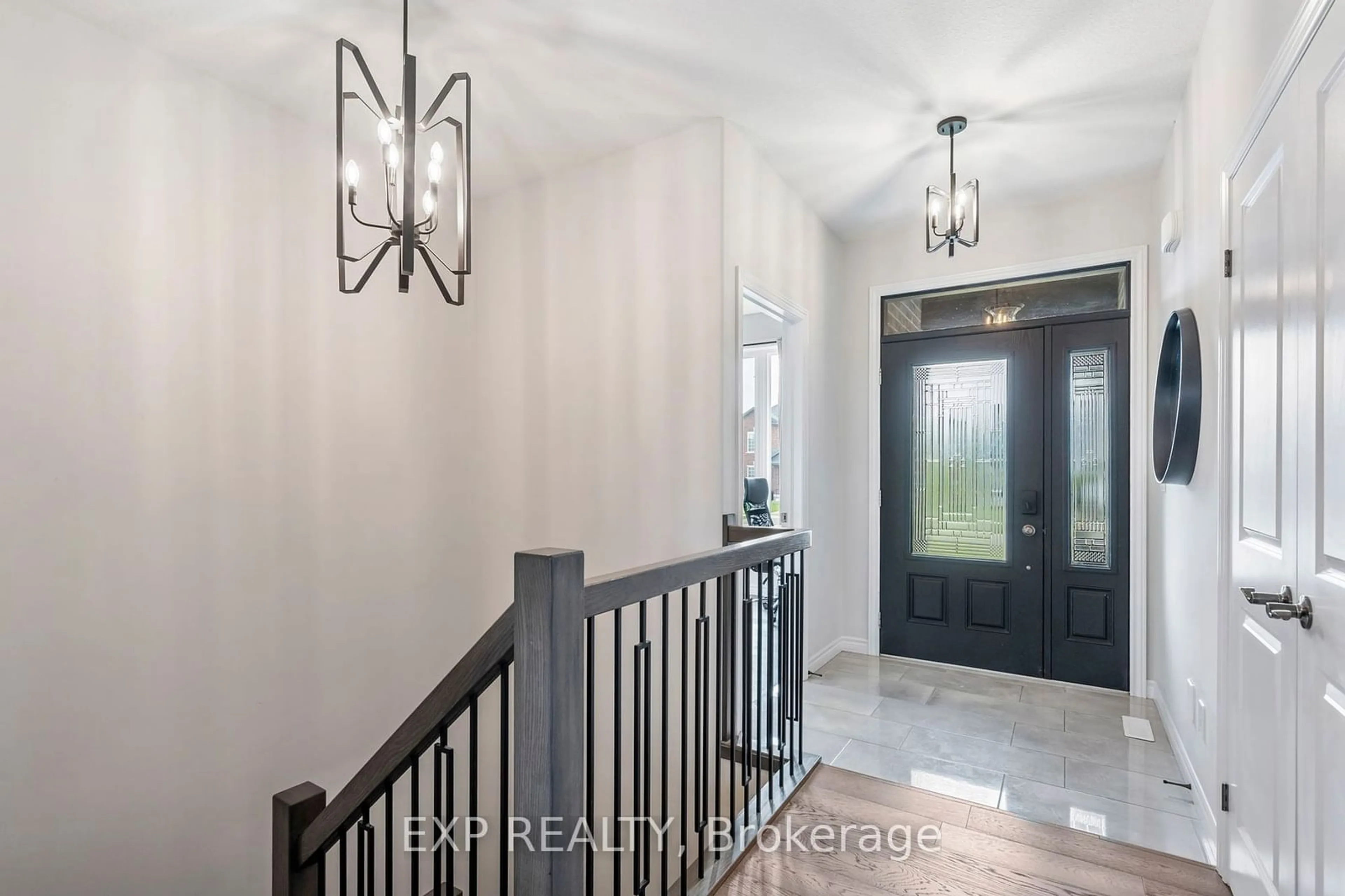 Indoor entryway for 18 Lock St, East Zorra-Tavistock Ontario N0J 1M0