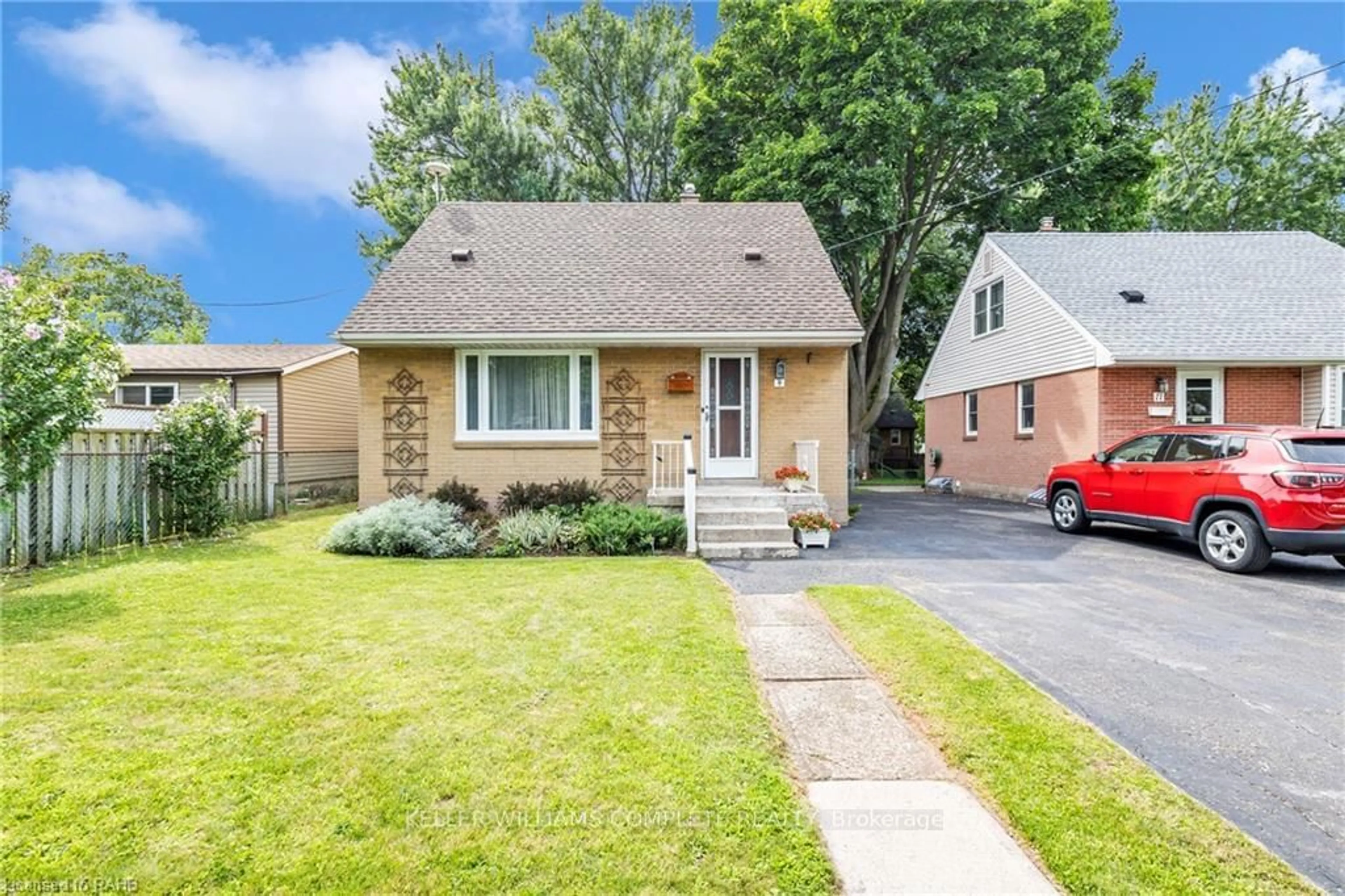 Frontside or backside of a home for 9 Airdrie Ave, Hamilton Ontario L8H 6E9