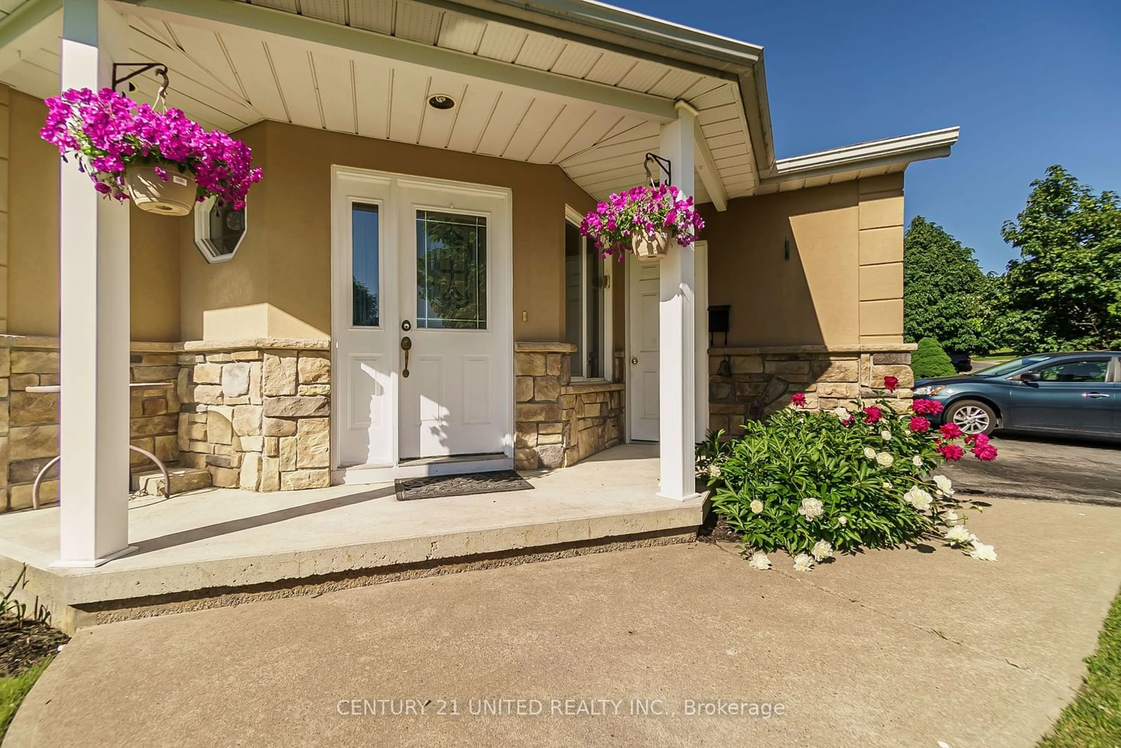 Indoor entryway for 626 Trailview Dr, Peterborough Ontario K9J 8P3