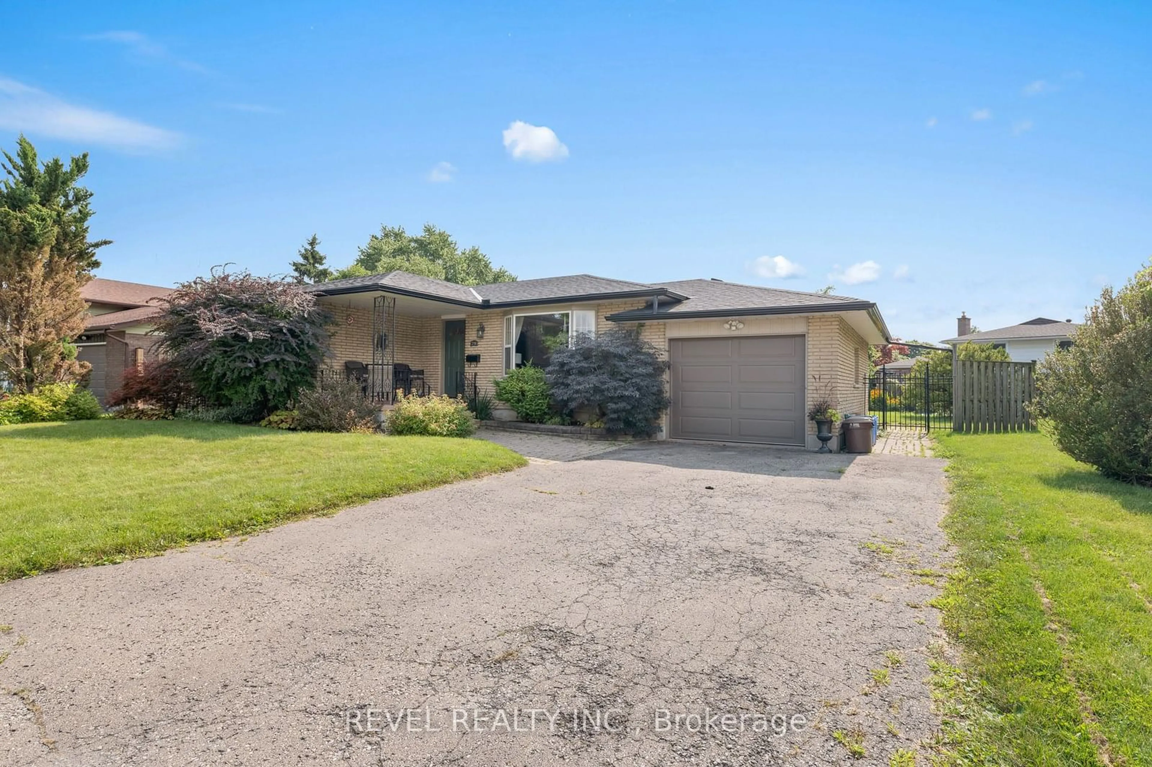 Frontside or backside of a home for 79 Champlain Ave, Welland Ontario L3C 2L8