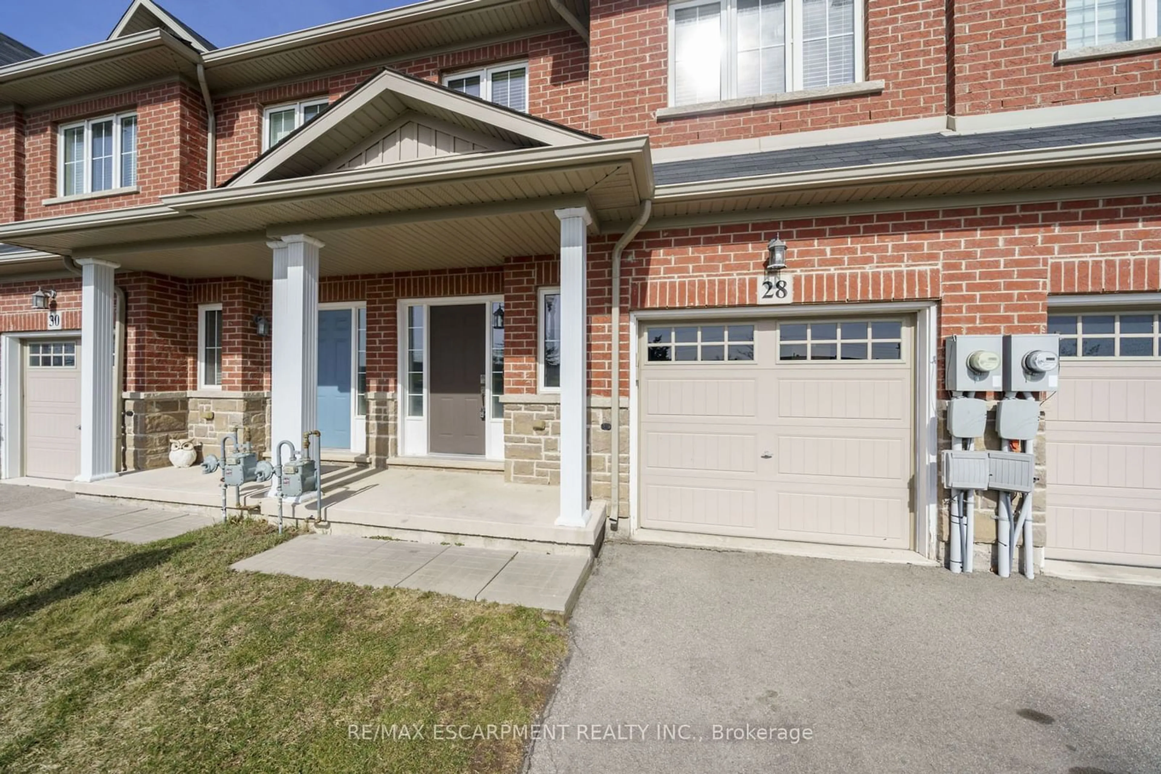 A pic from exterior of the house or condo for 28 Serena Cres, Hamilton Ontario L8E 0H6