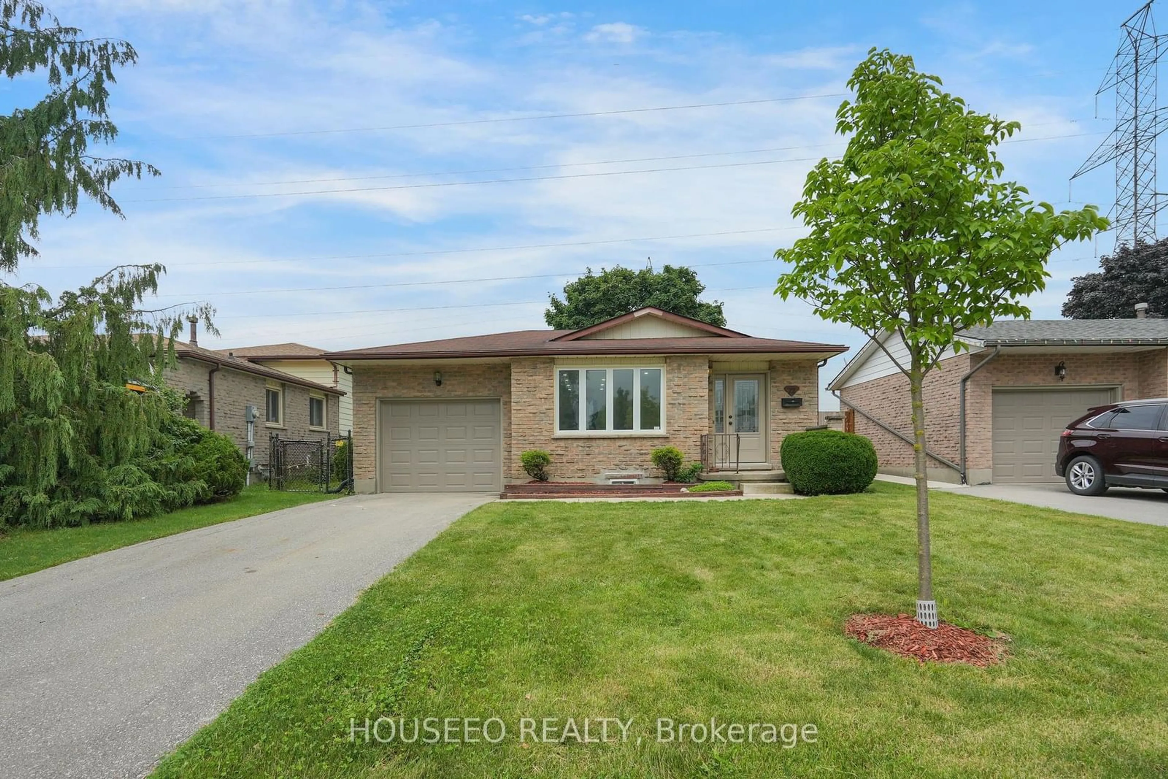 Frontside or backside of a home for 72 Lysanda Crt, London Ontario N5Z 4L3