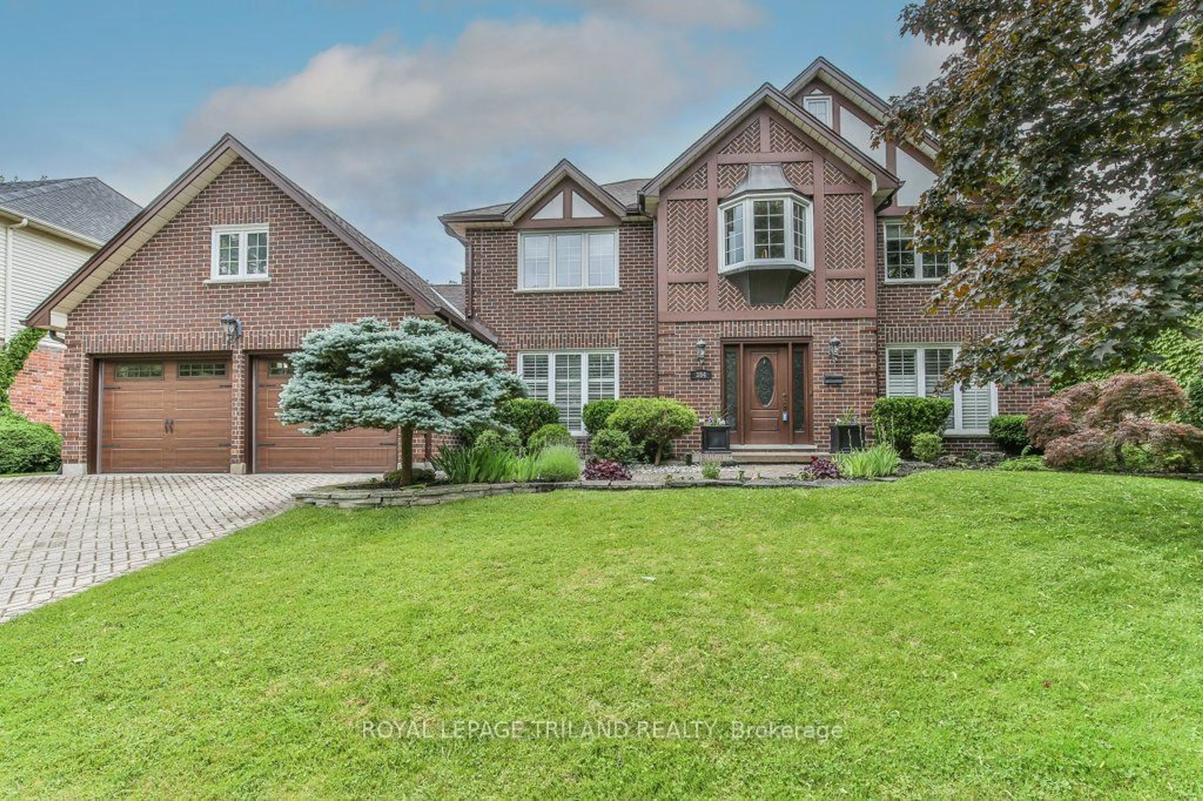 Home with brick exterior material for 384 Grangeover Ave, London Ontario N6G 4K5