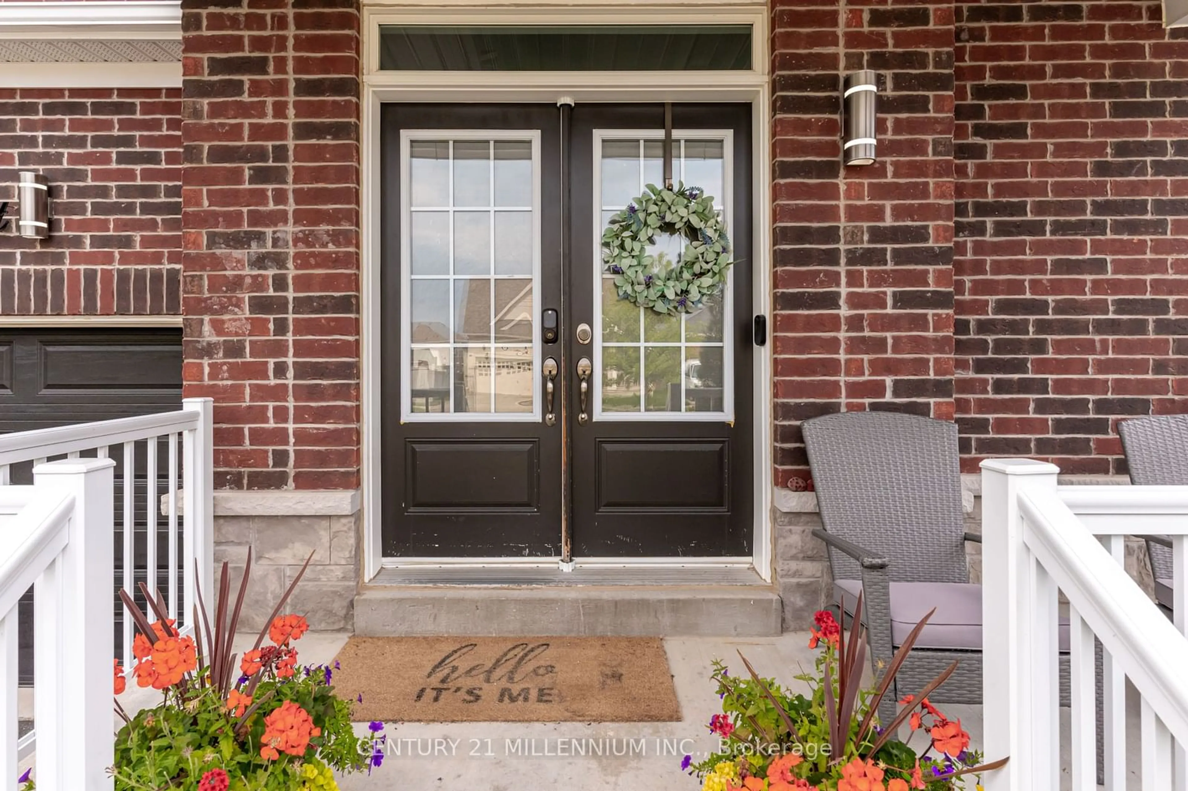 Indoor entryway for 516 Brett St, Shelburne Ontario L9V 3V5