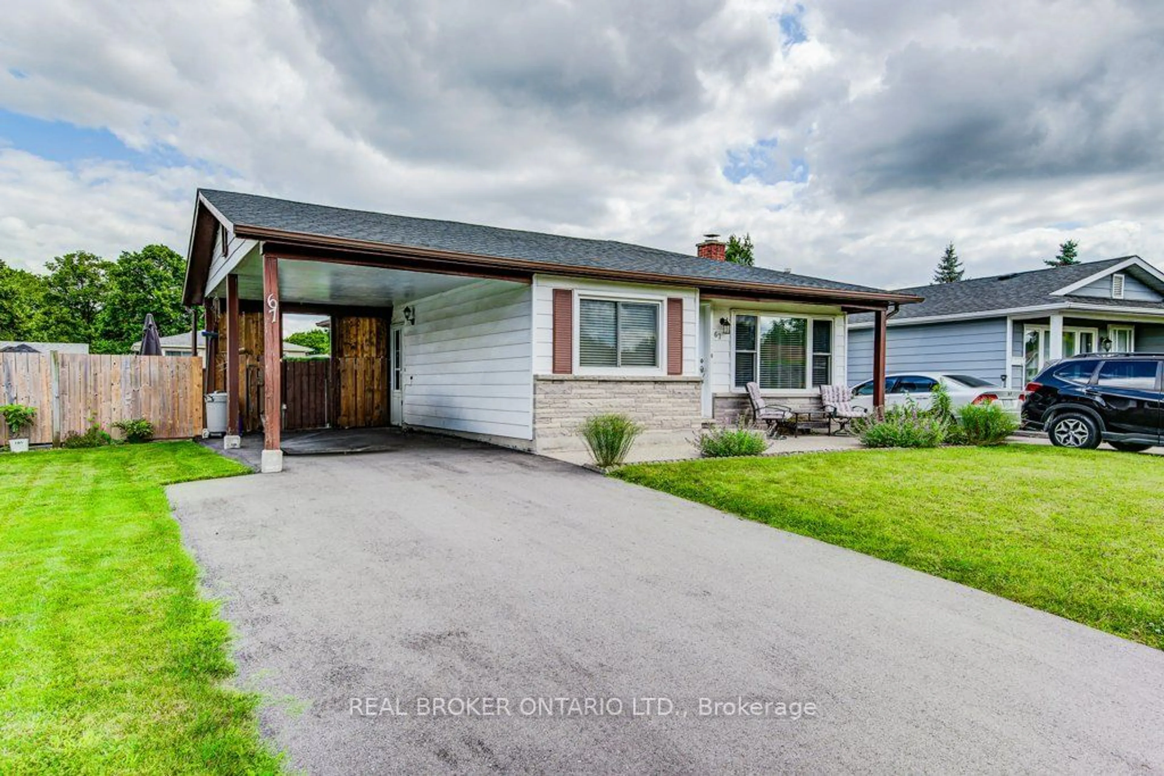 Frontside or backside of a home for 67 Belwood Cres, Kitchener Ontario N2C 1Z4