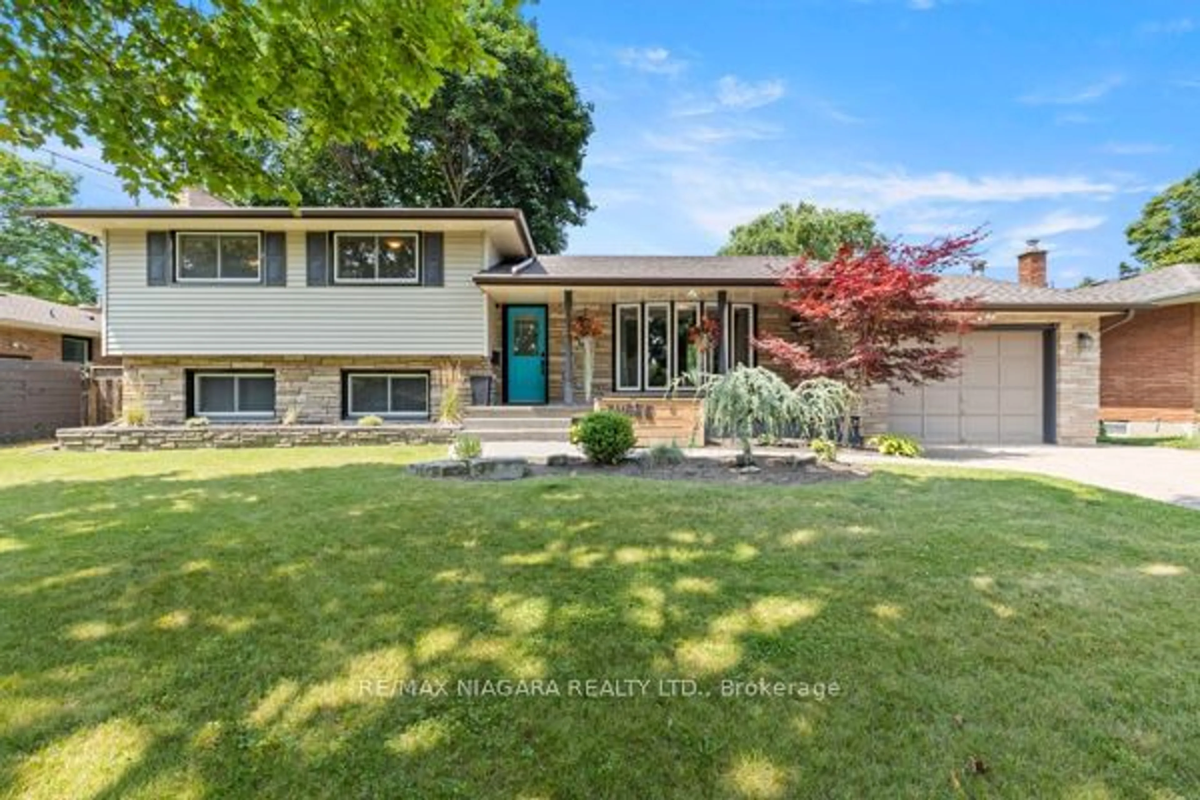 Frontside or backside of a home for 3 Rideau Cres, St. Catharines Ontario L2M 2E8