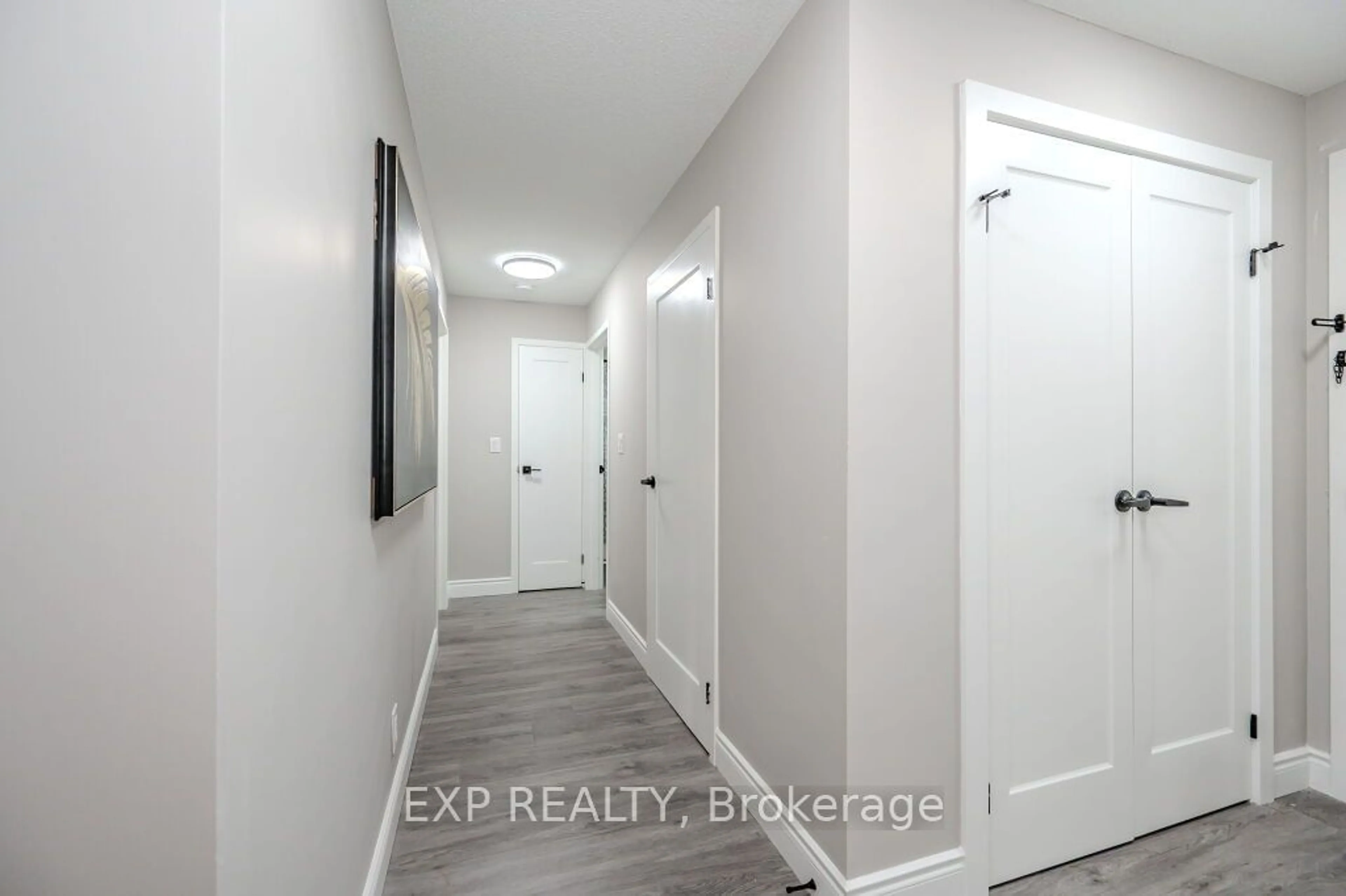 Indoor entryway for 30 Hugo Cres #210, Kitchener Ontario N2M 3Z2