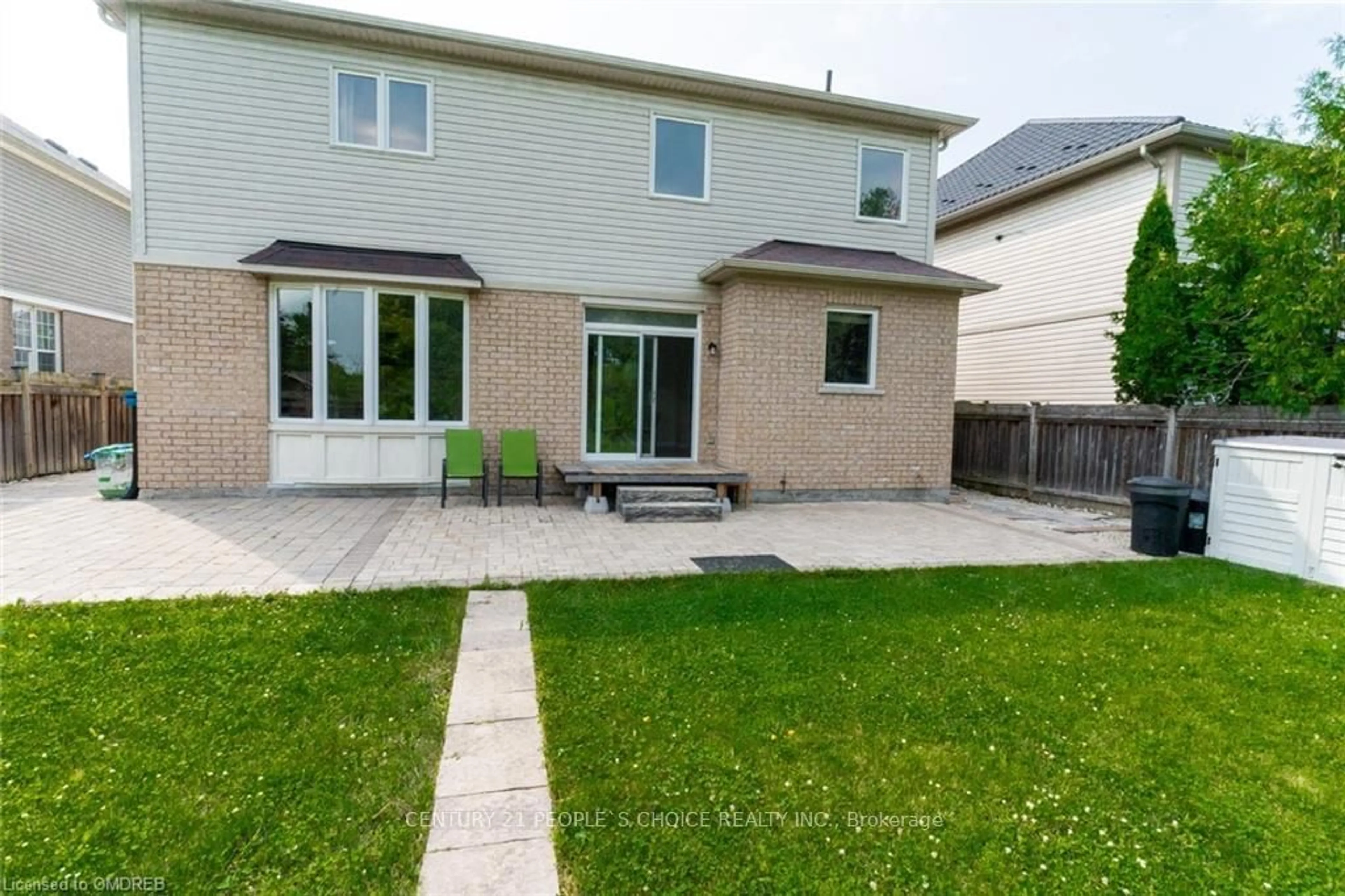 Patio for 157 Hunter Way, Brantford Ontario N3T 0B2