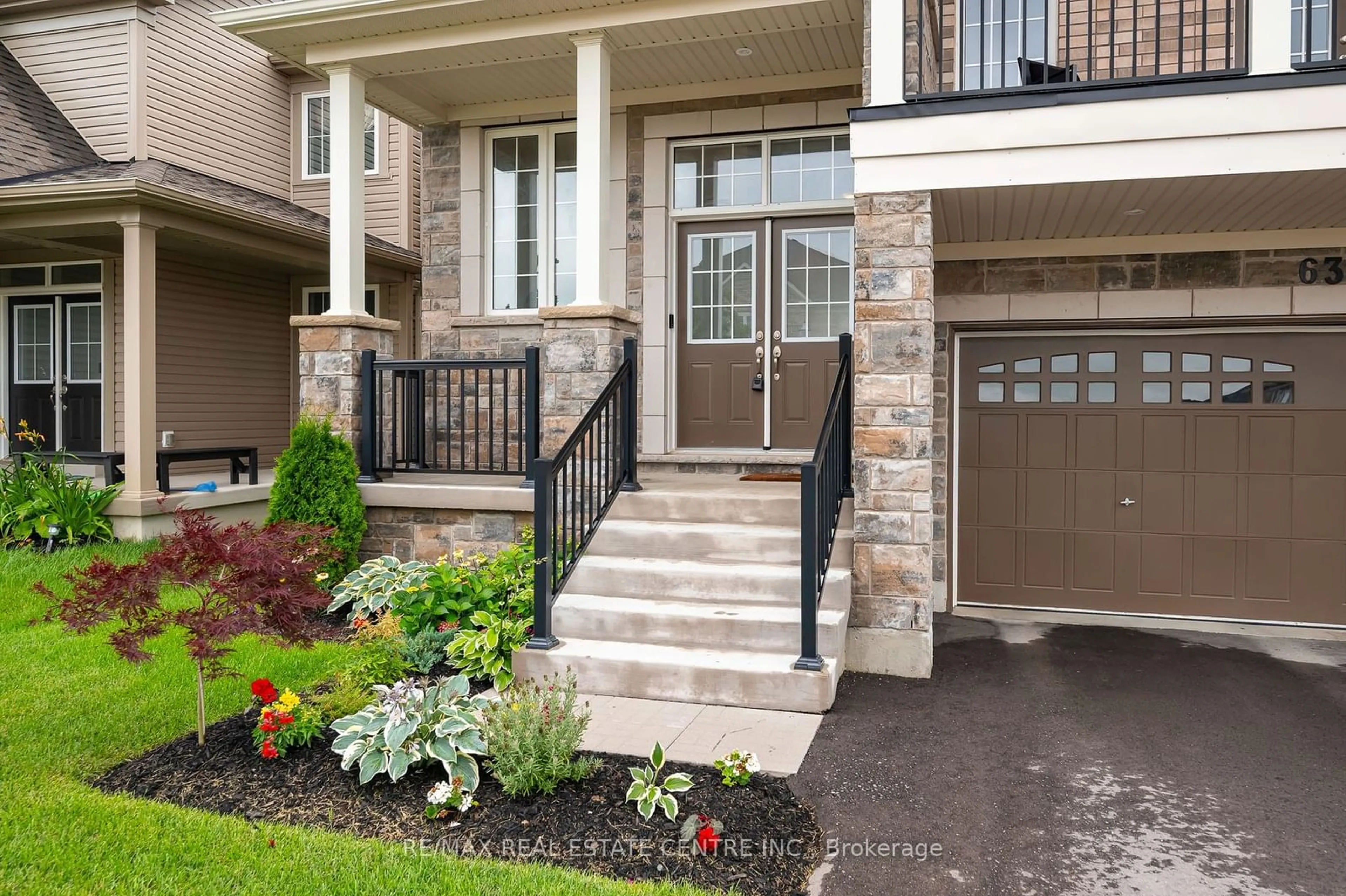 Indoor entryway for 632 McMullen St, Shelburne Ontario L9V 3X5