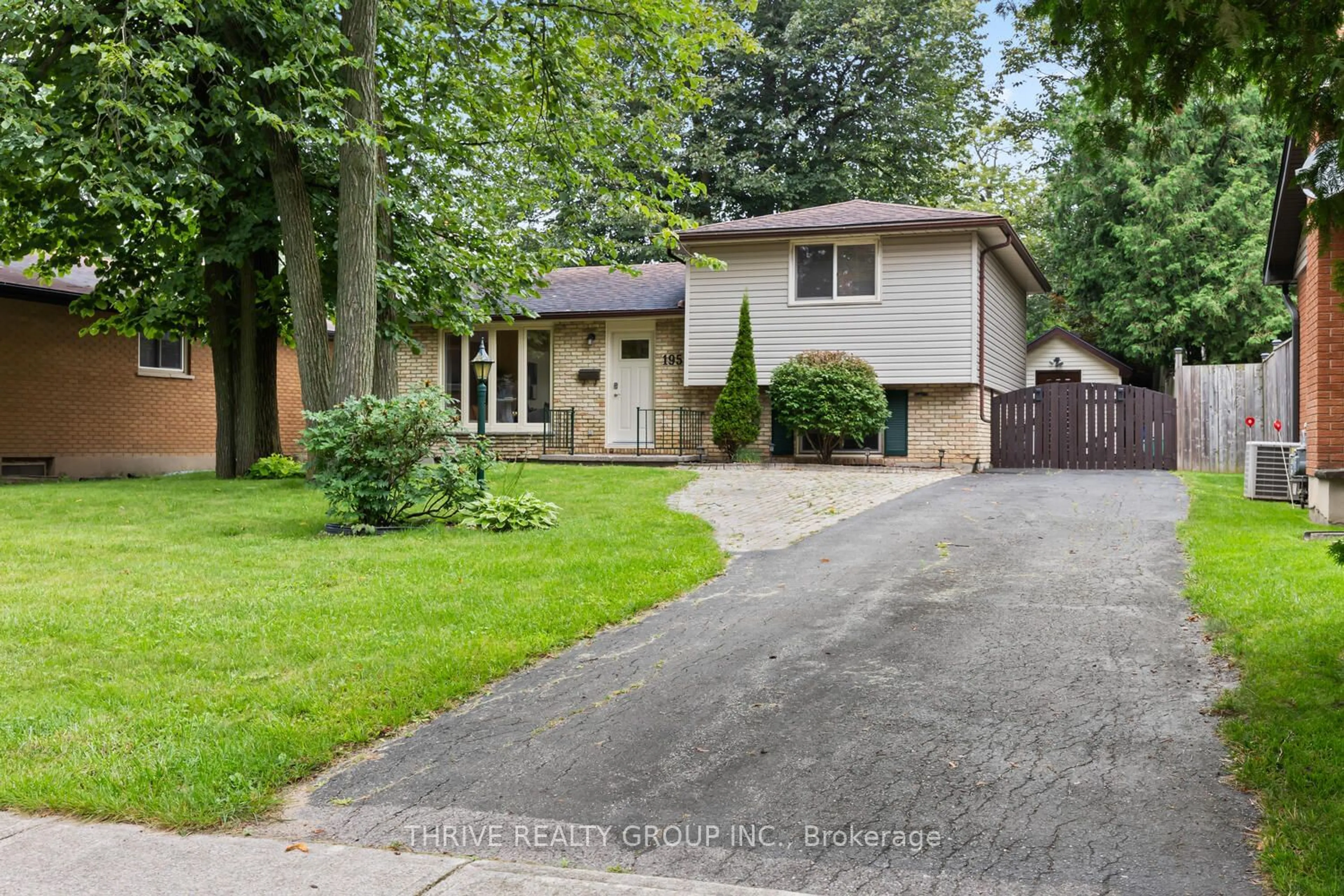 Frontside or backside of a home for 195 Estella Rd, London Ontario N6J 2G9