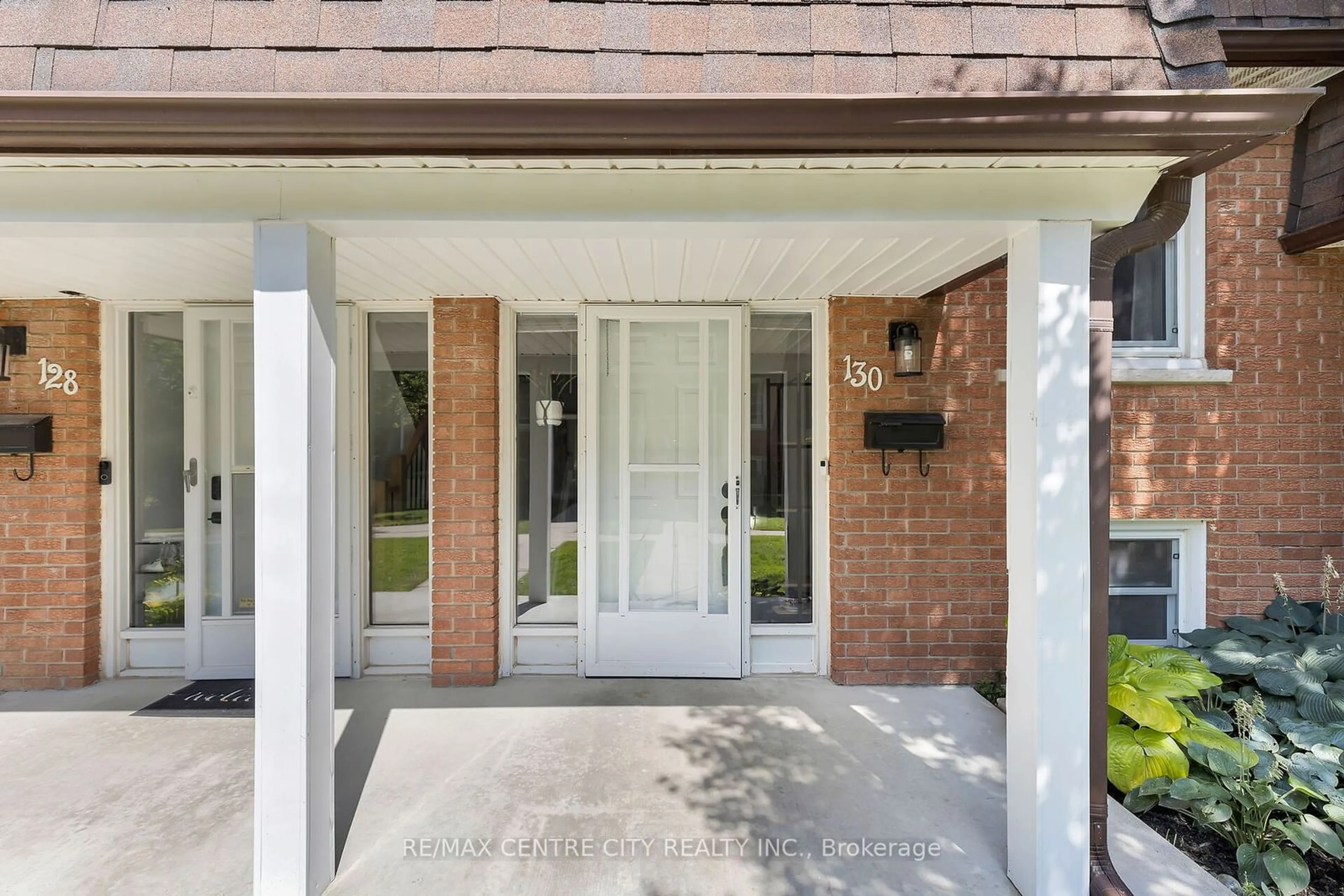 Indoor entryway for 130 Gardenwood Dr #130, London Ontario N6J 3Z9