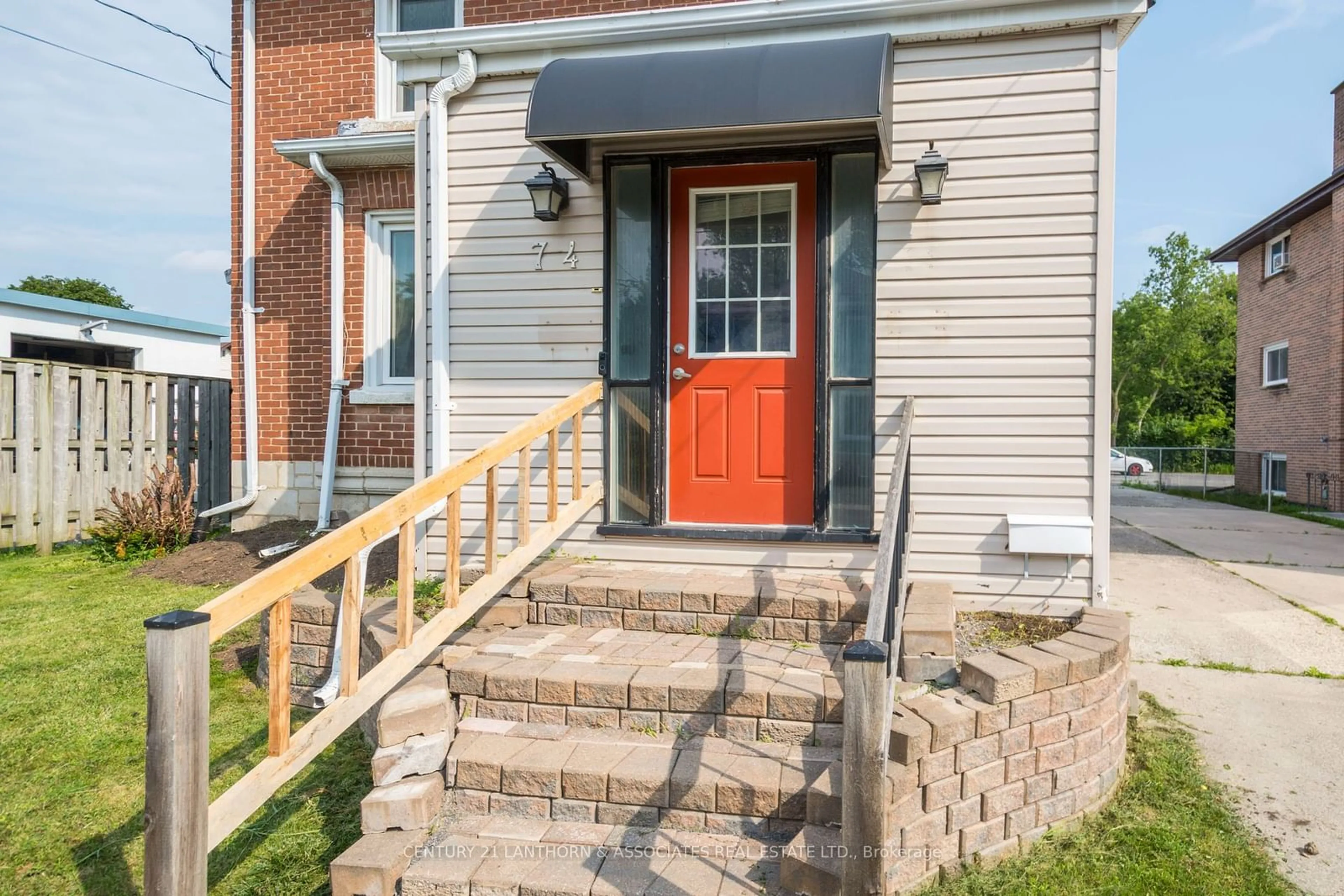 Home with brick exterior material for 74 BURTON St, Belleville Ontario K8P 1E8