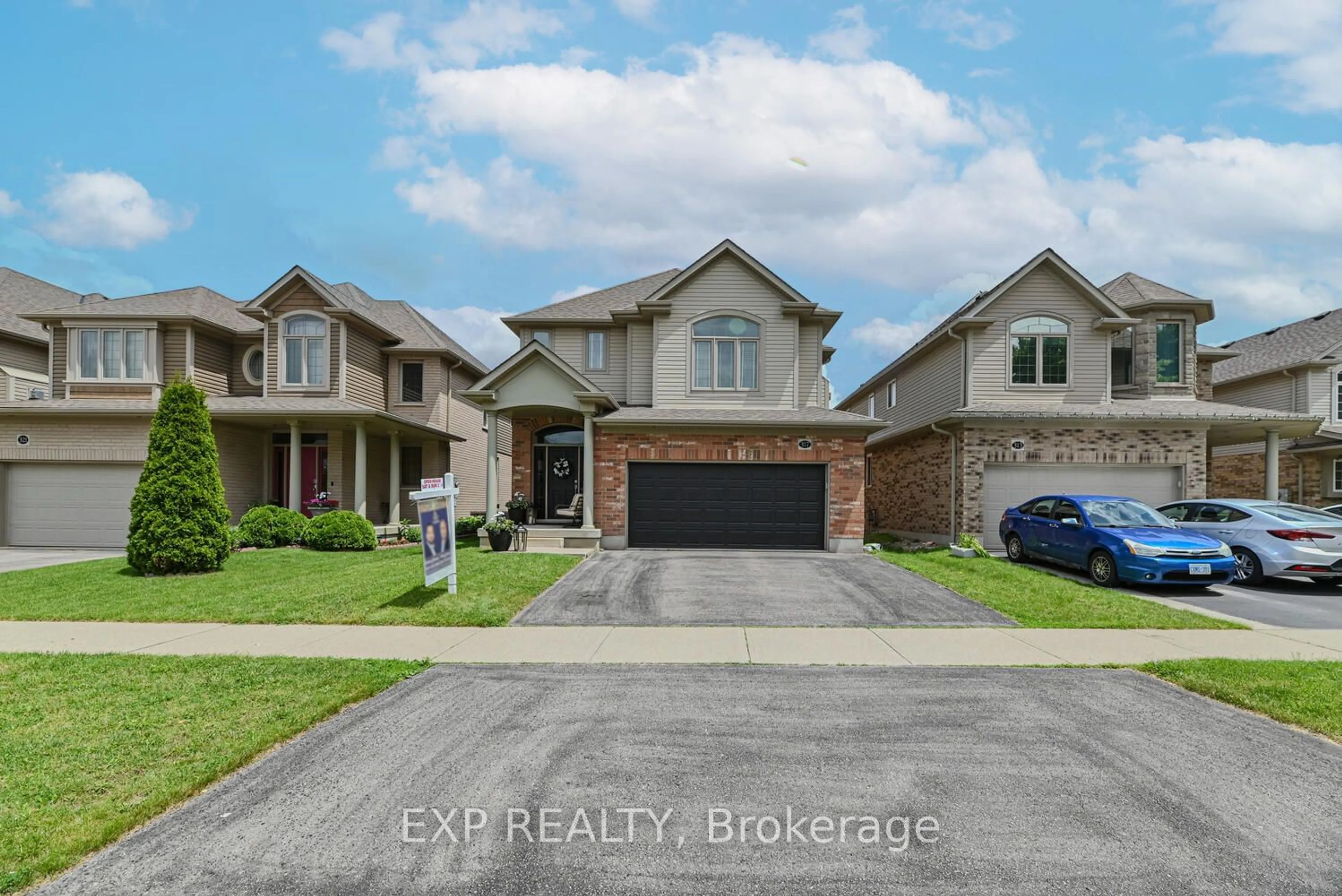Frontside or backside of a home for 317 Sienna Cres, Kitchener Ontario N2R 1T6