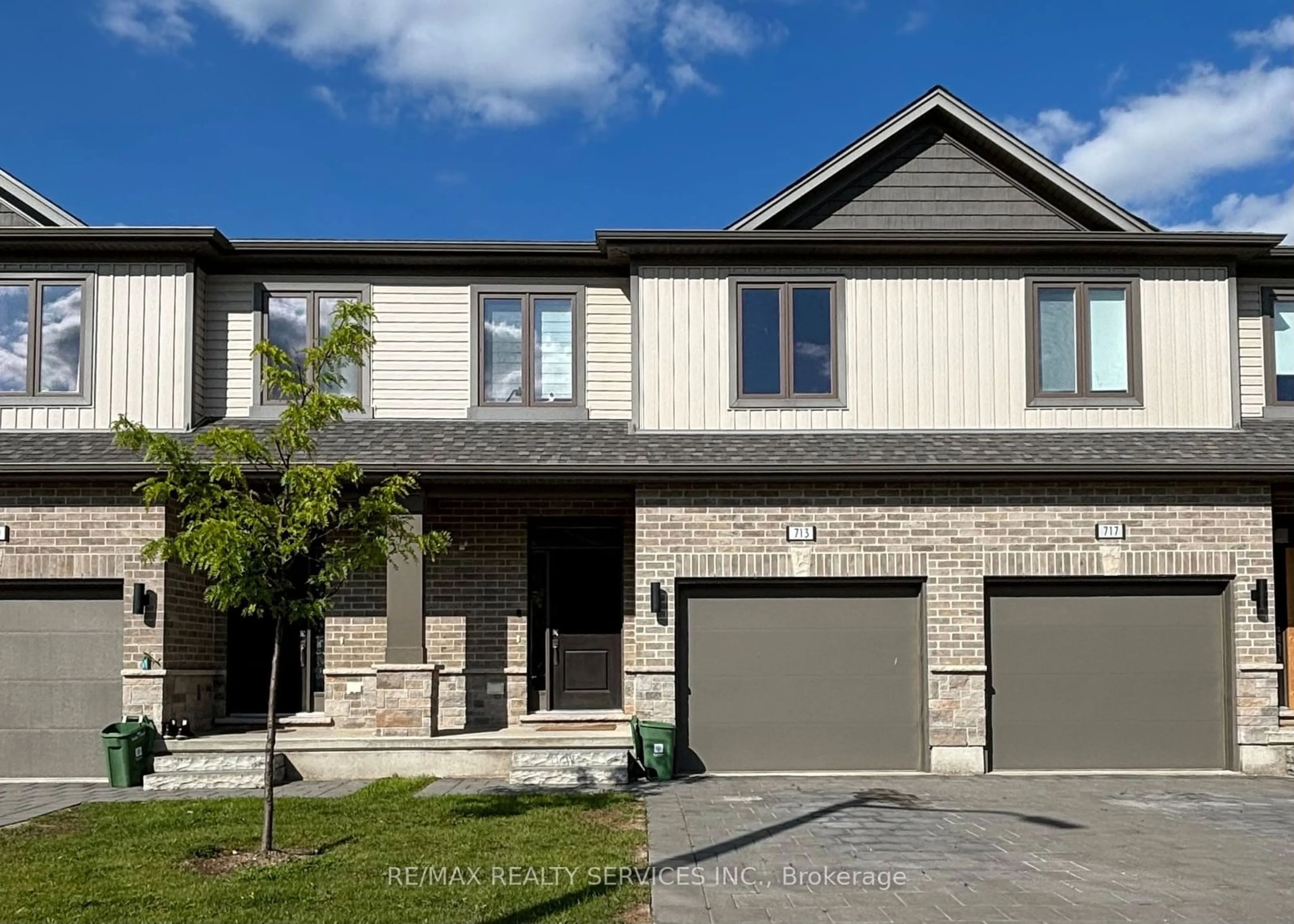 Frontside or backside of a home for 713 Chelton Rd, London Ontario N6M 0J1