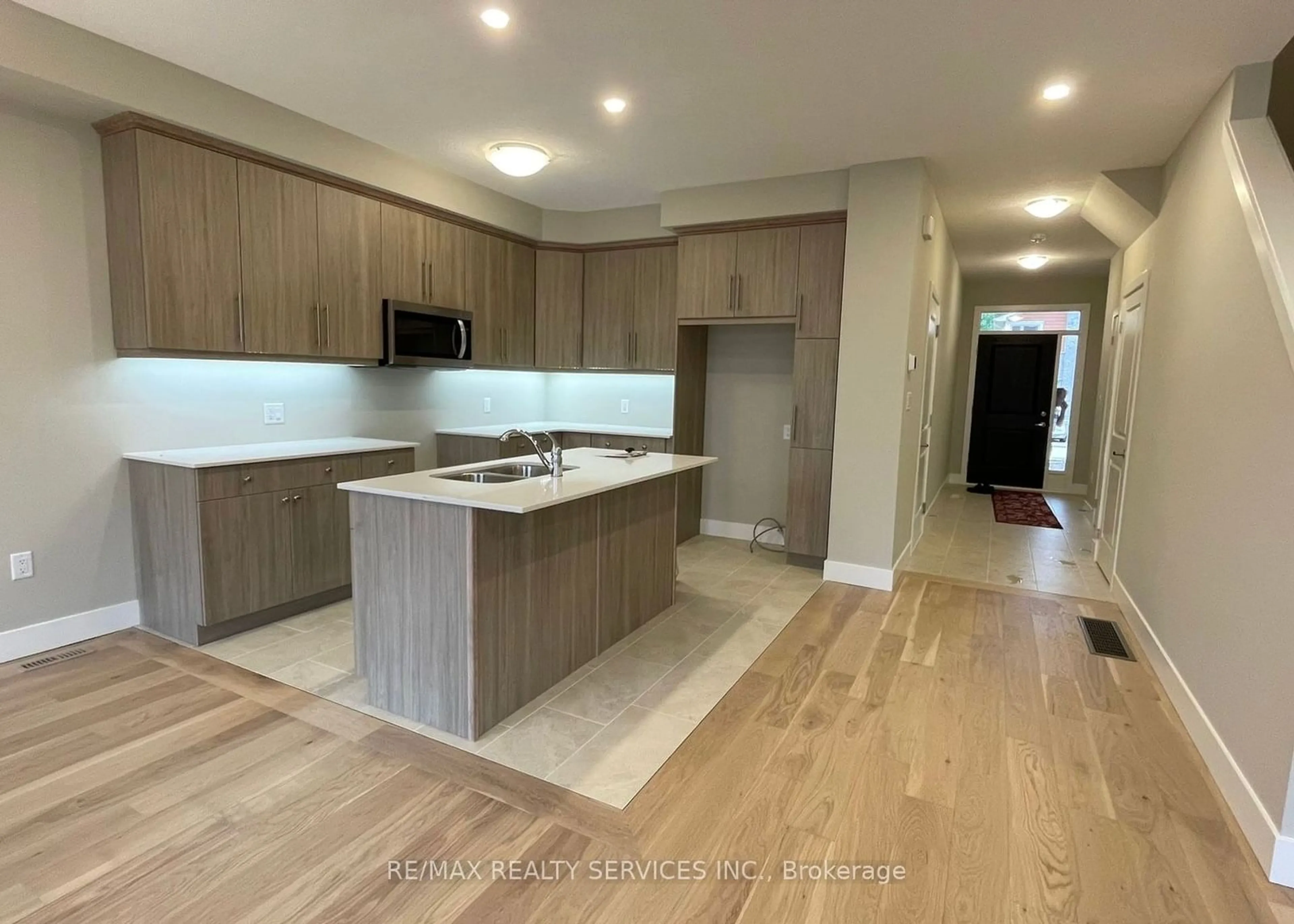 Contemporary kitchen for 713 Chelton Rd, London Ontario N6M 0J1