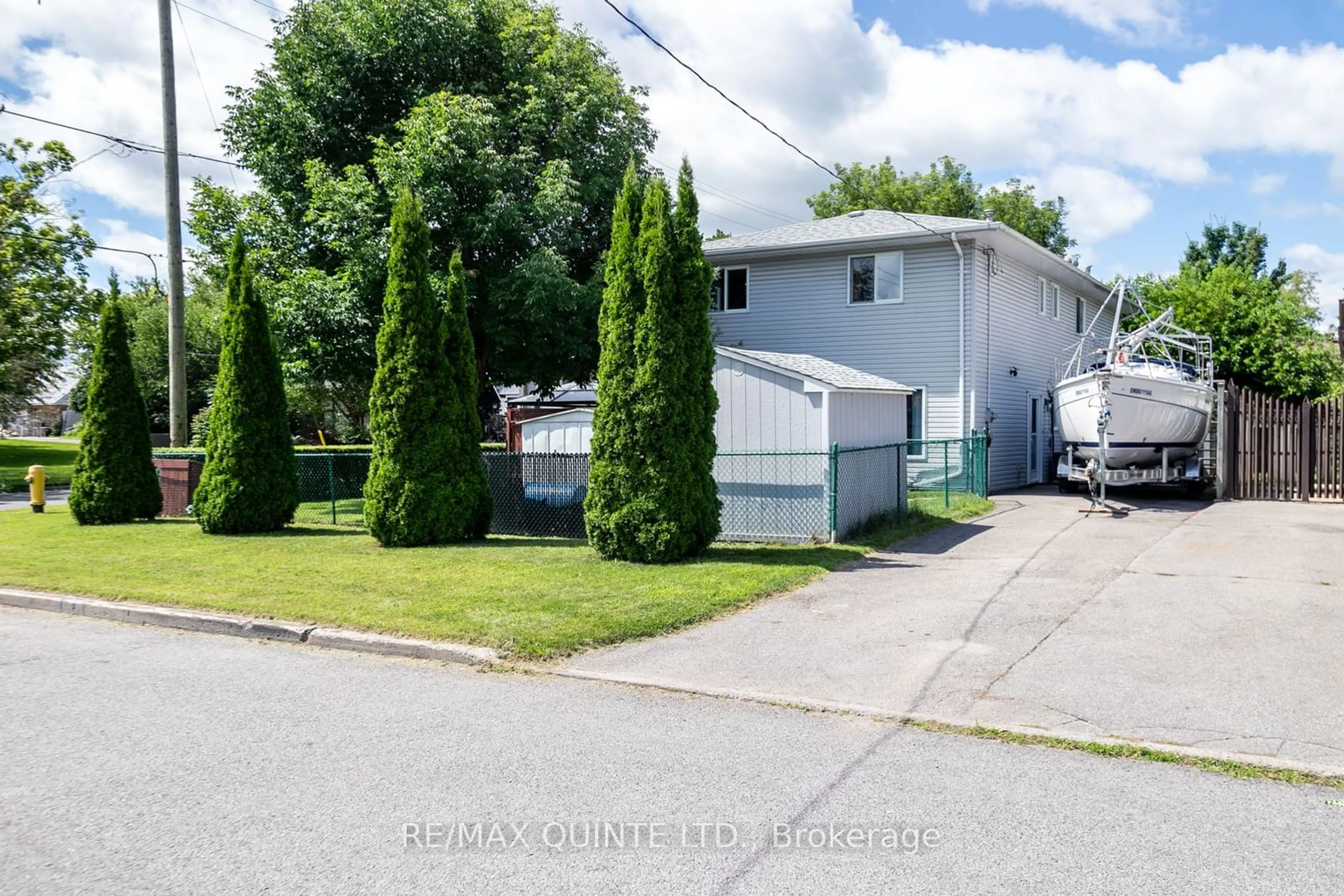 Frontside or backside of a home for 54 North Murray St, Quinte West Ontario K8V 2E6