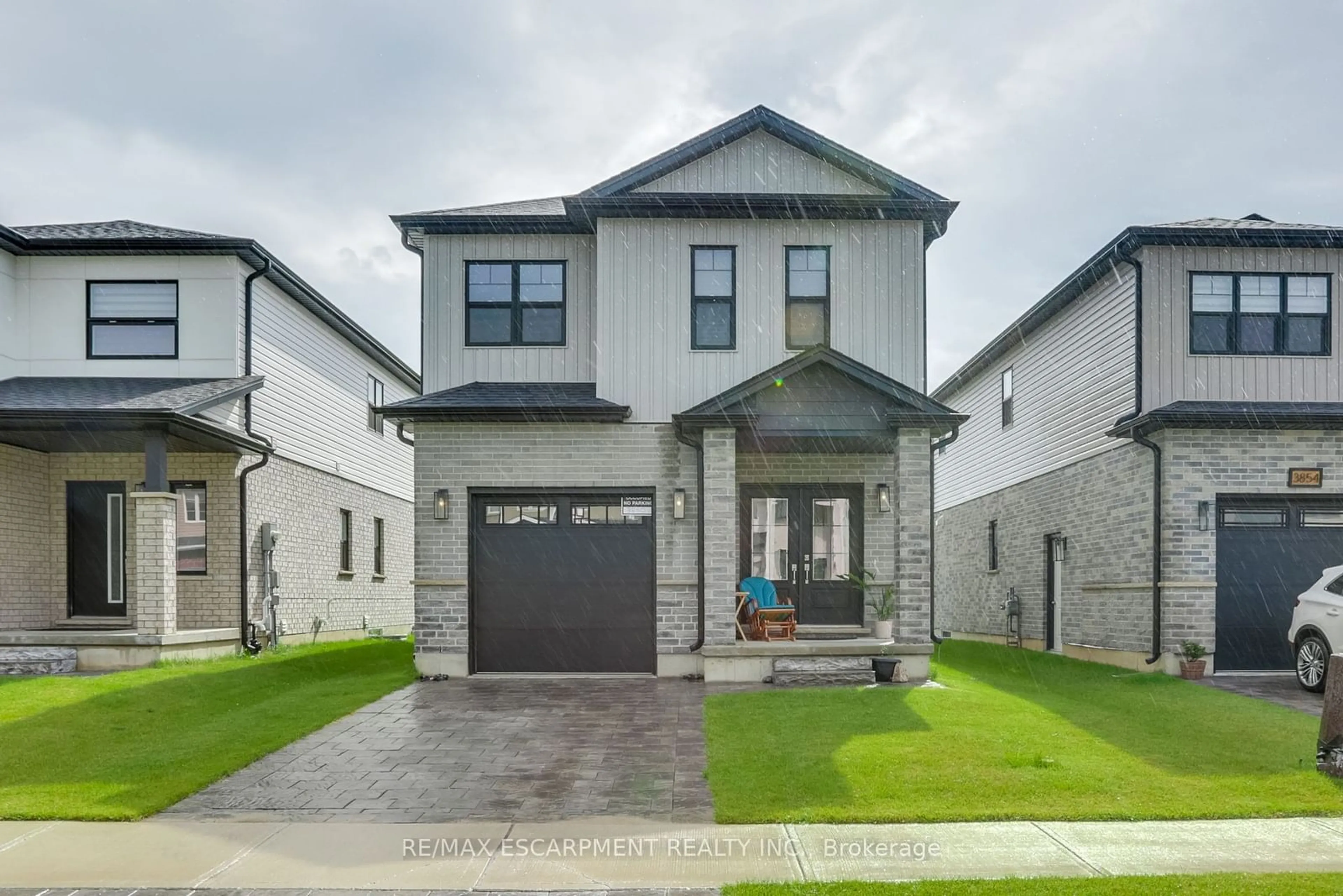 Frontside or backside of a home for 3850 Auckland Ave, London Ontario N6L 0J2