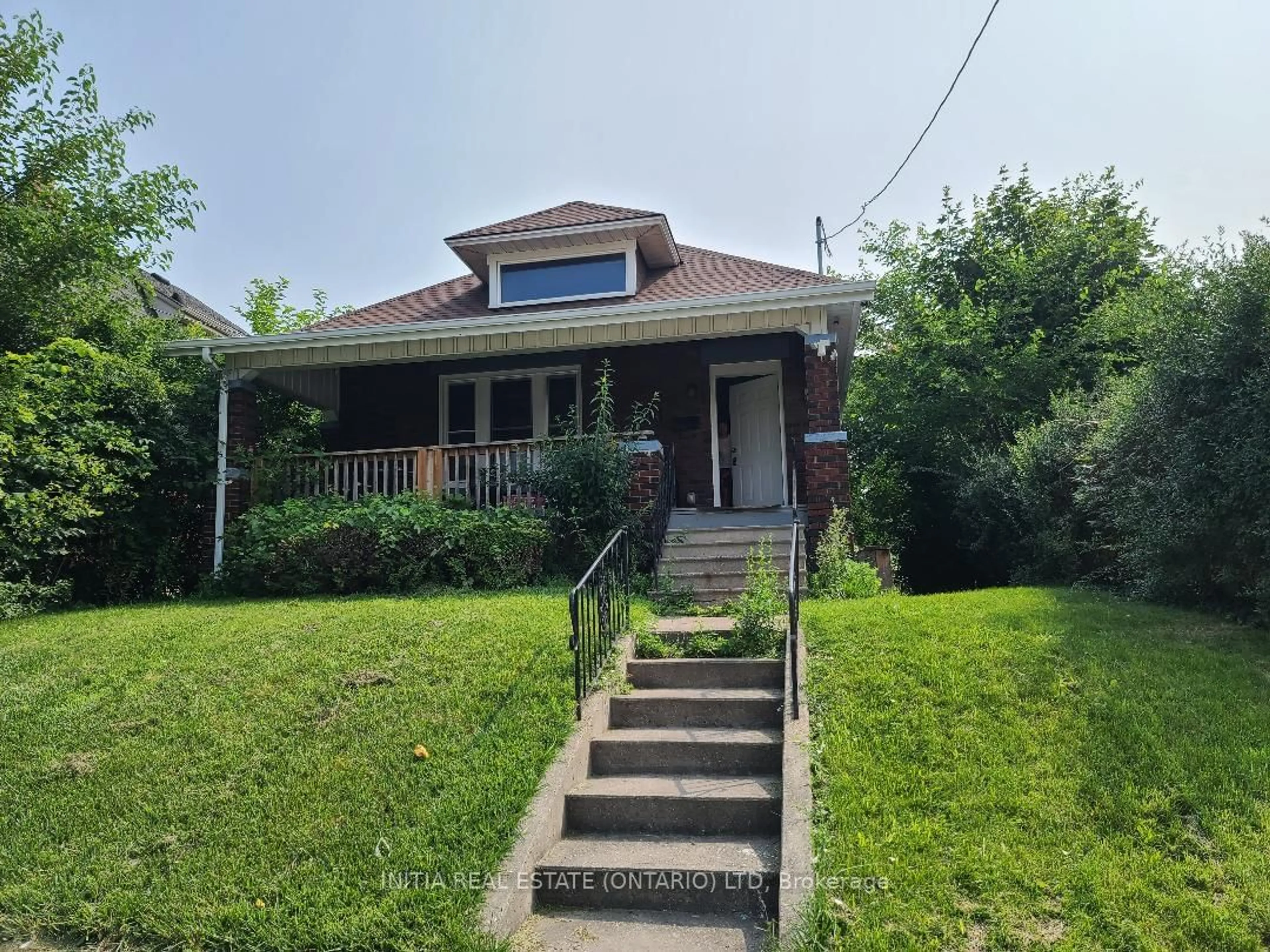 Frontside or backside of a home for 414 Ashland Ave, London Ontario N5W 4G3