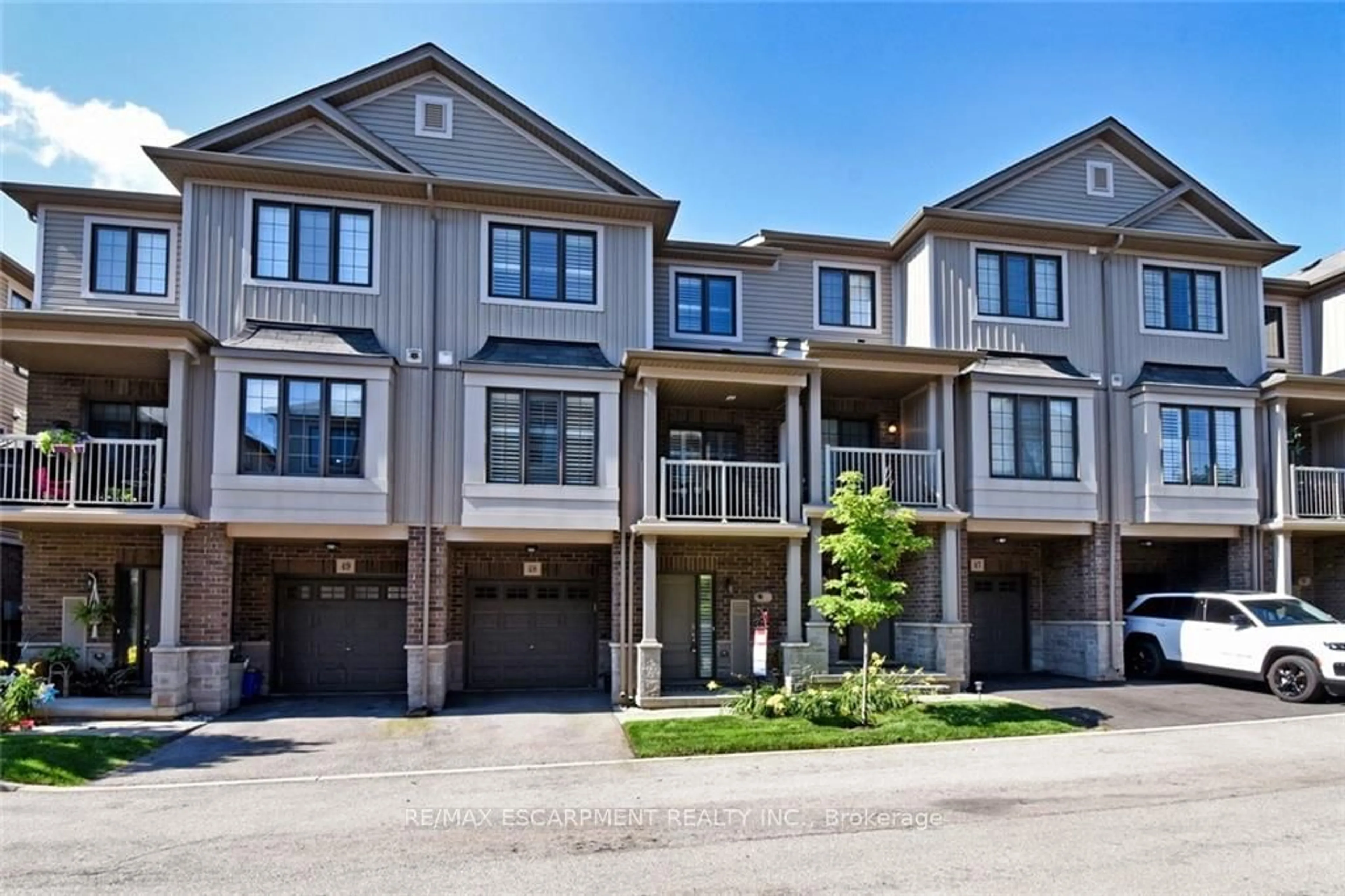 A pic from exterior of the house or condo for 377 Glancaster Rd #48, Hamilton Ontario L9G 0G4