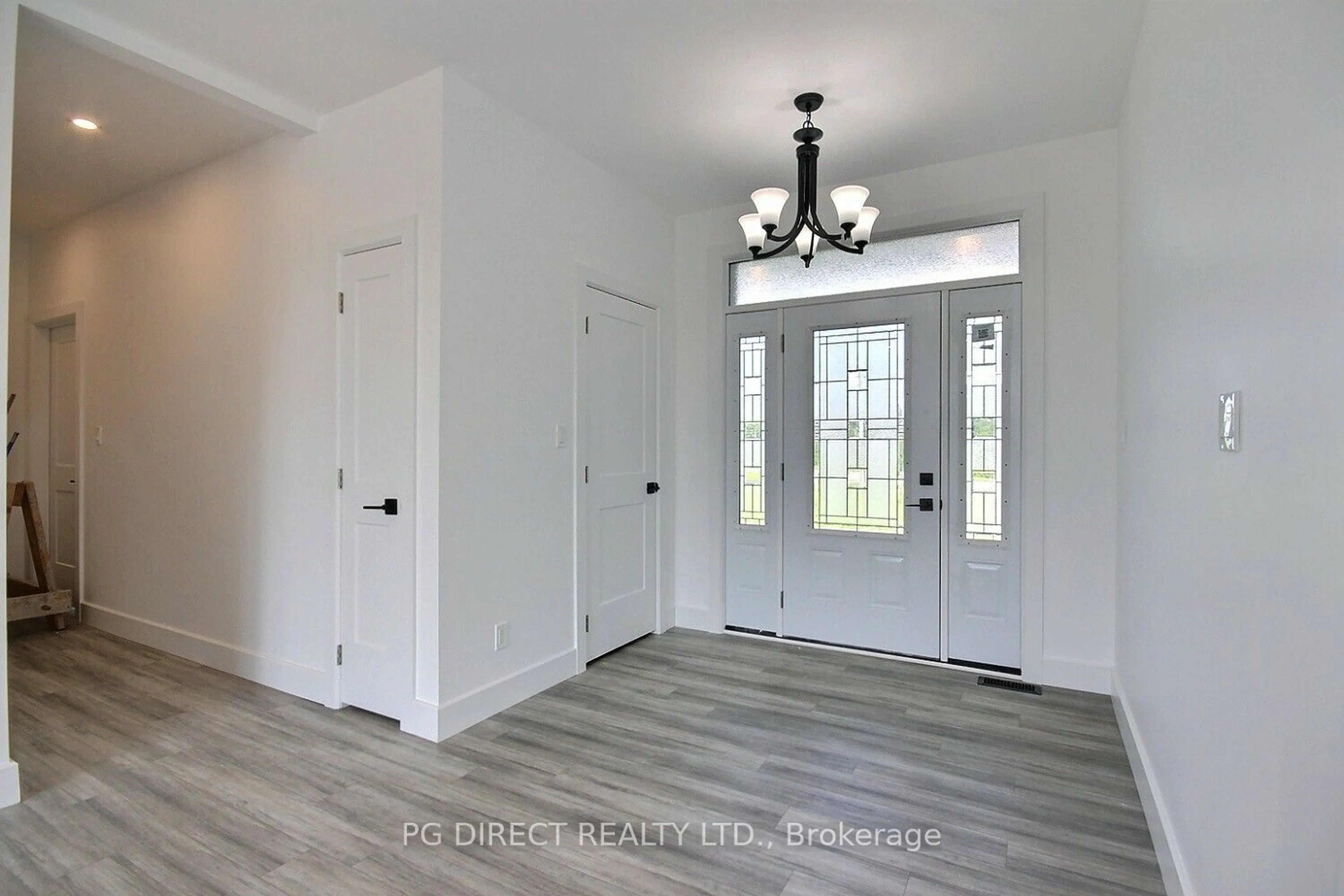 Indoor entryway for 130 Albert St, Trent Hills Ontario K0L 1Y0