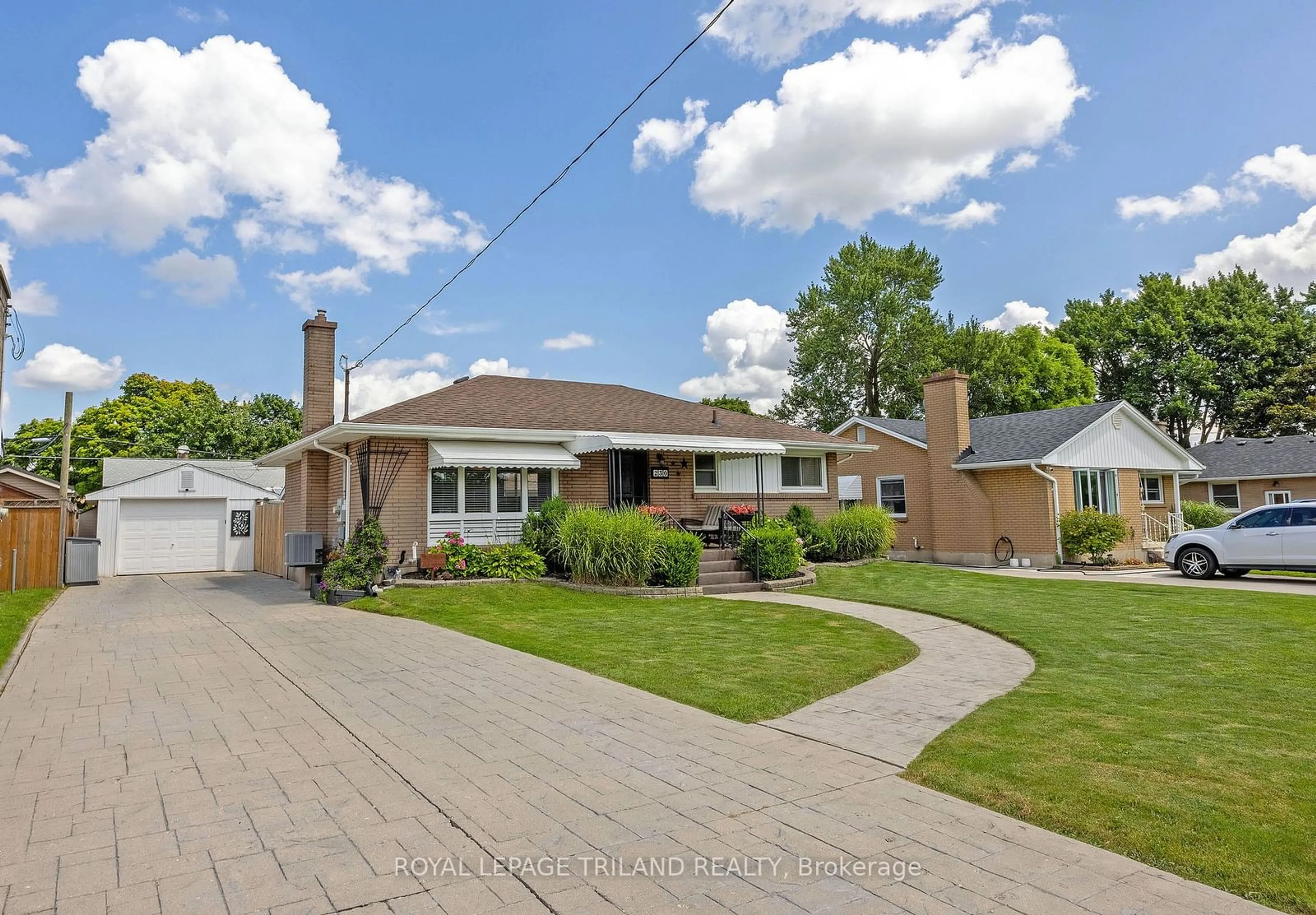 Frontside or backside of a home for 230 Dawn Dr, London Ontario N5W 4X1