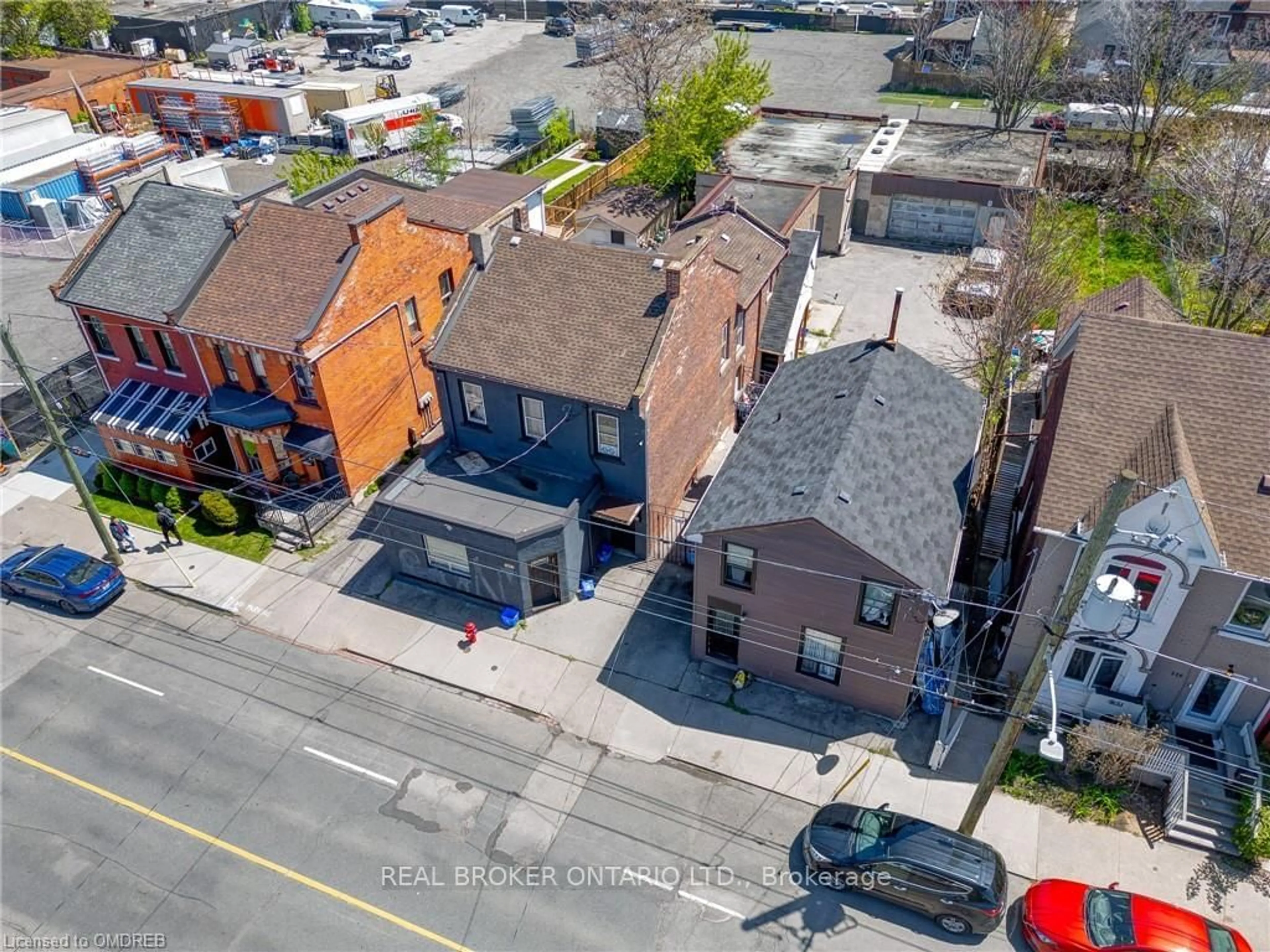 Street view for 218-222 John St, Hamilton Ontario L8L 4P5