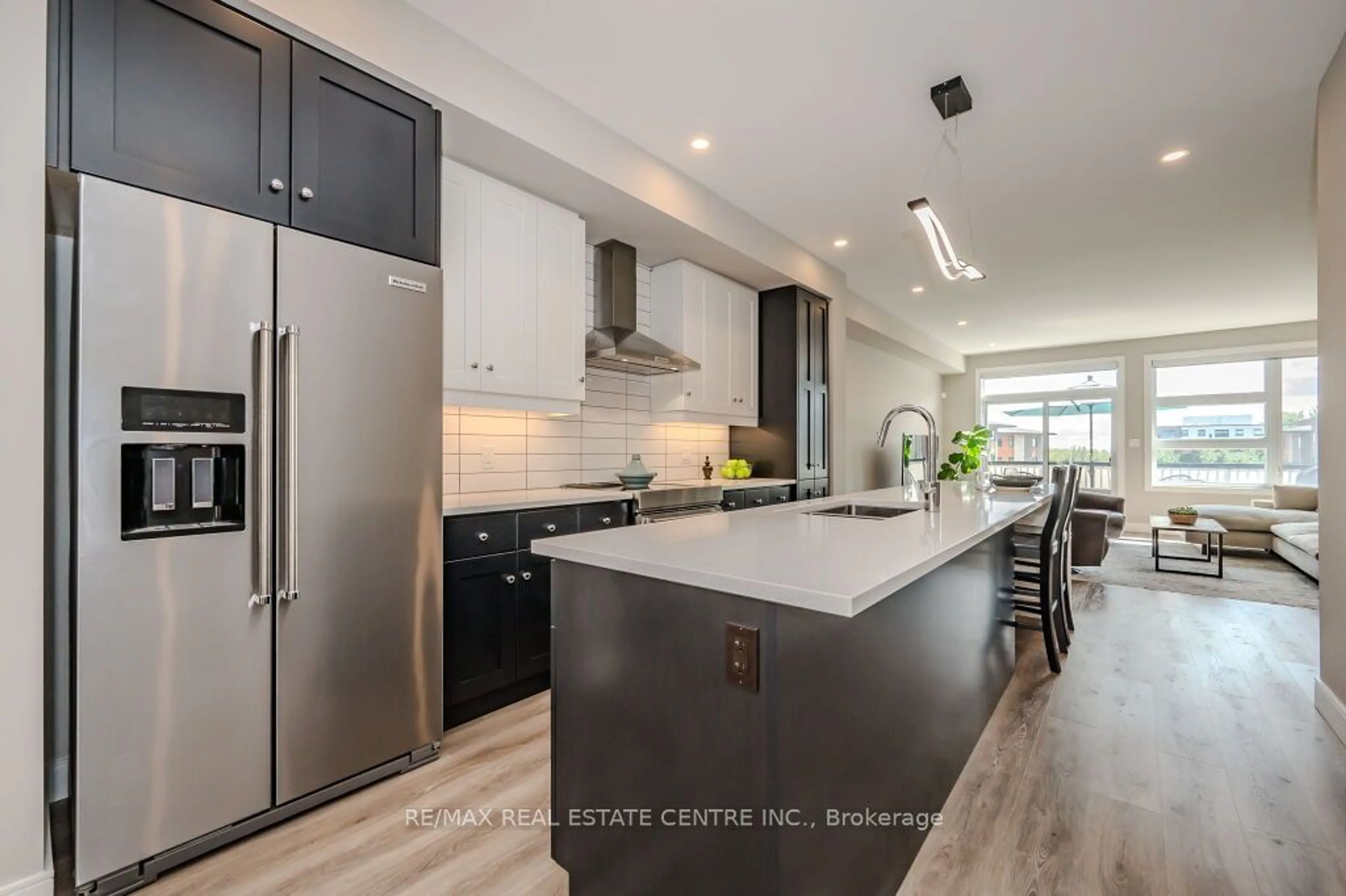 Contemporary kitchen for 60 Arkell Rd #9, Guelph Ontario N1L 0N7