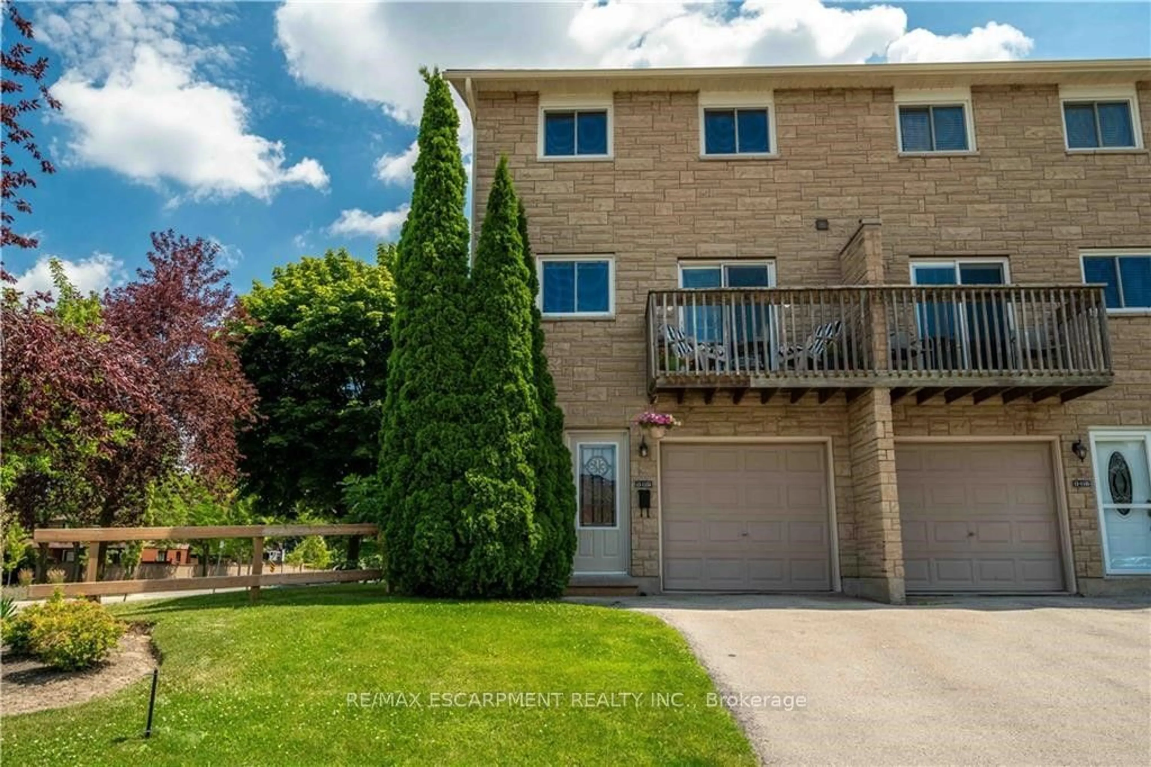 A pic from exterior of the house or condo for 1155 Paramount Dr #13, Hamilton Ontario L8J 2N1