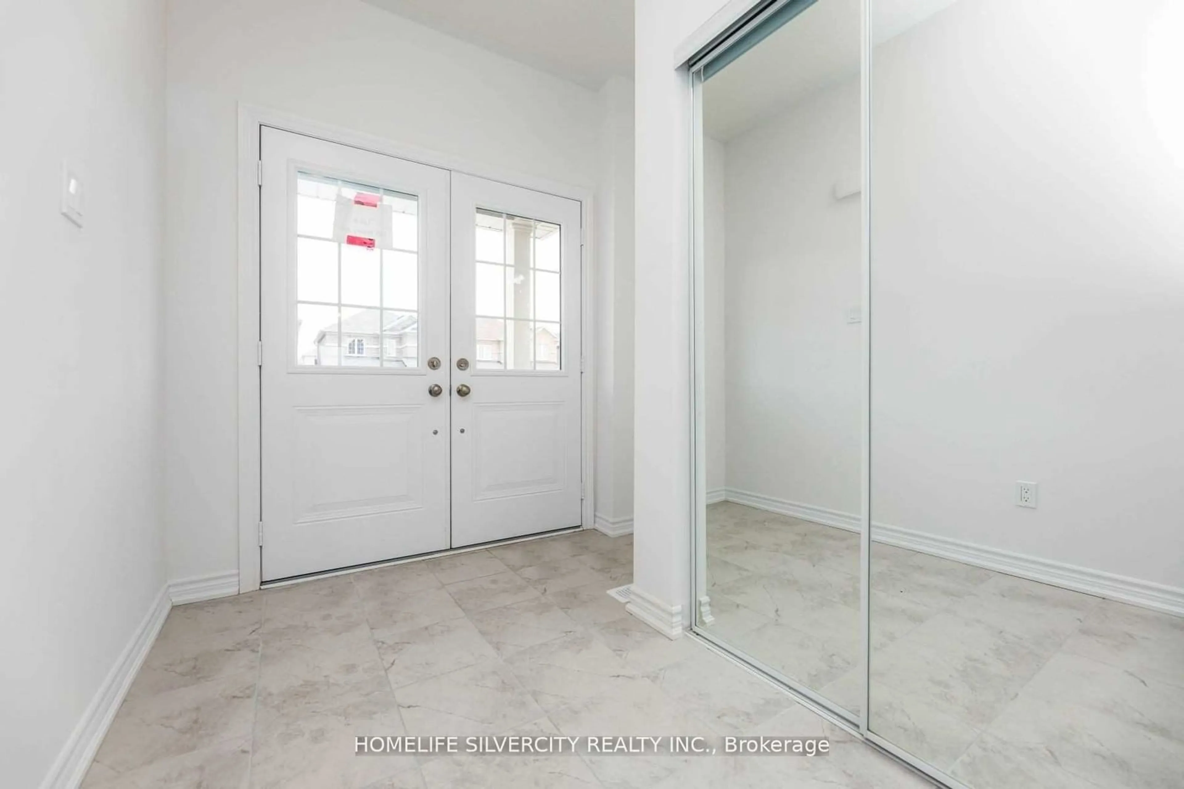 Indoor entryway for 185 Werry Ave, Southgate Ontario N0C 1B0